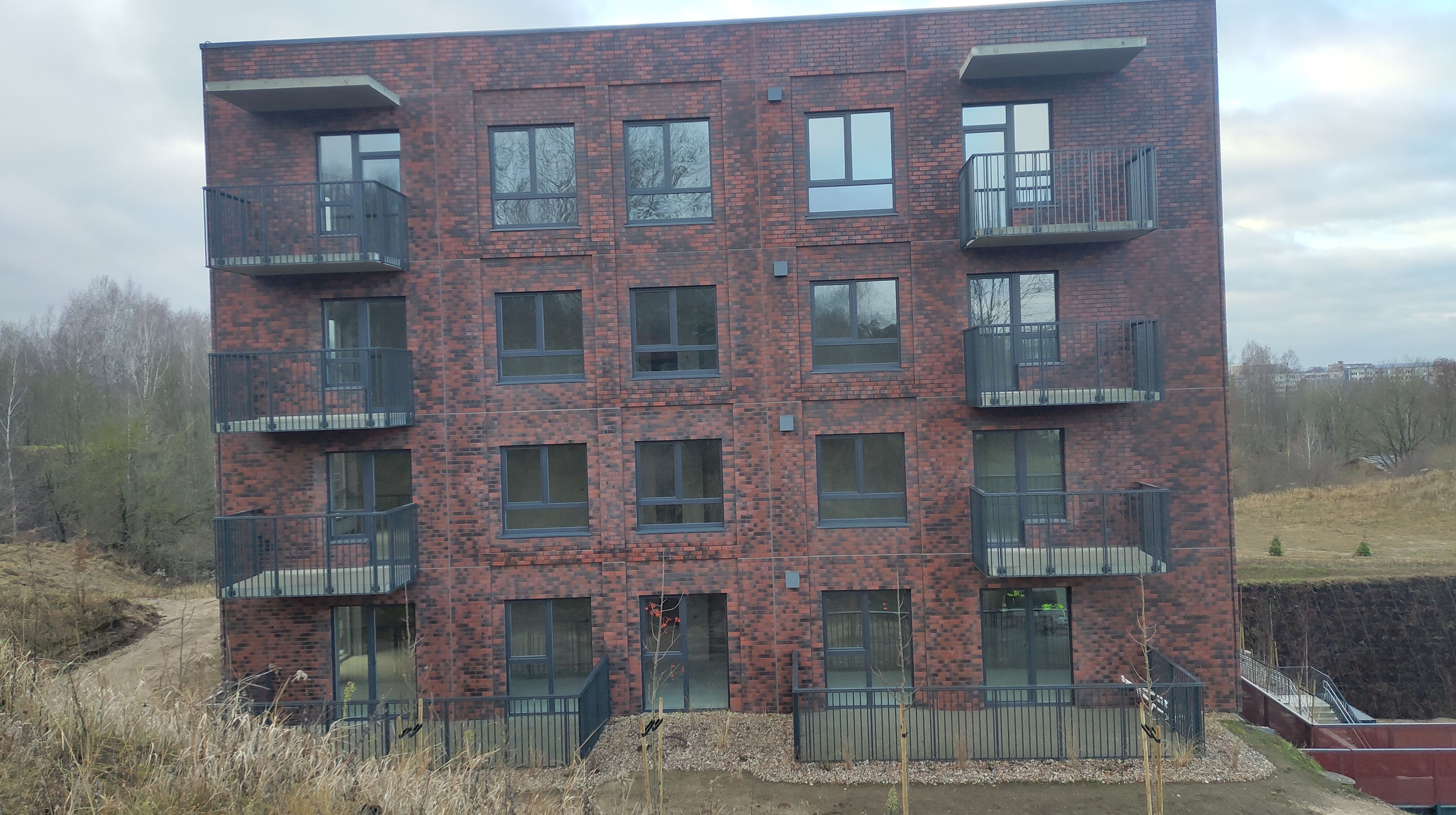 Click image for larger version

Name:	P51221-141844.jpg
Views:	1044
Size:	1,35 MB
ID:	2237885