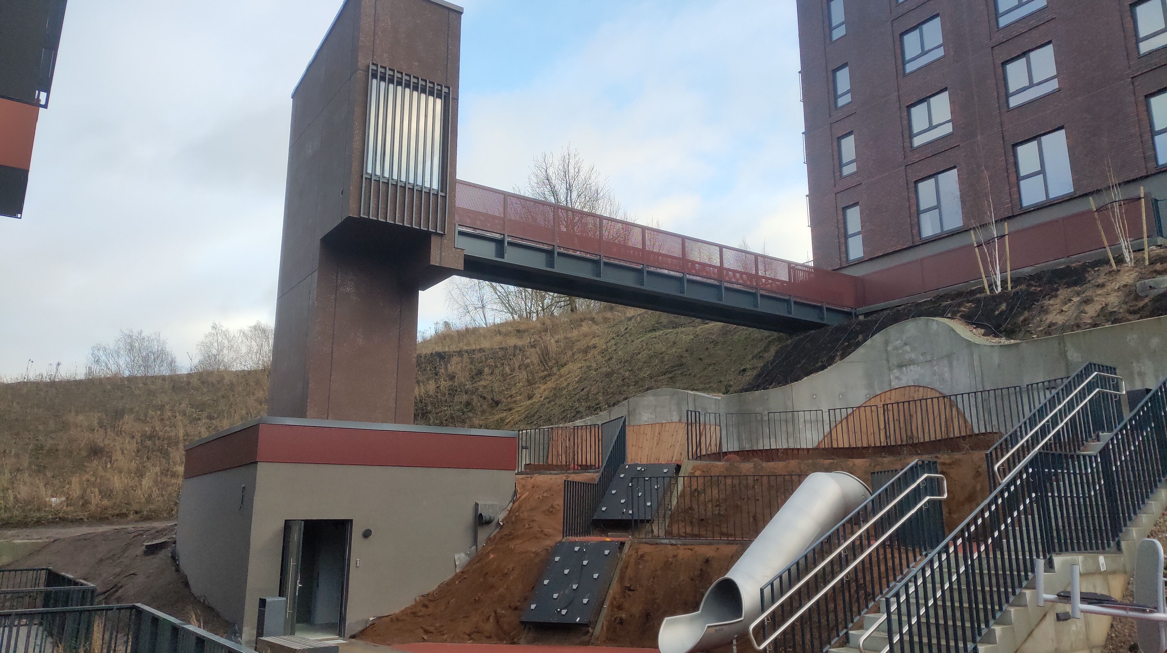 Click image for larger version

Name:	P51221-142954.jpg
Views:	751
Size:	1,15 MB
ID:	2238127