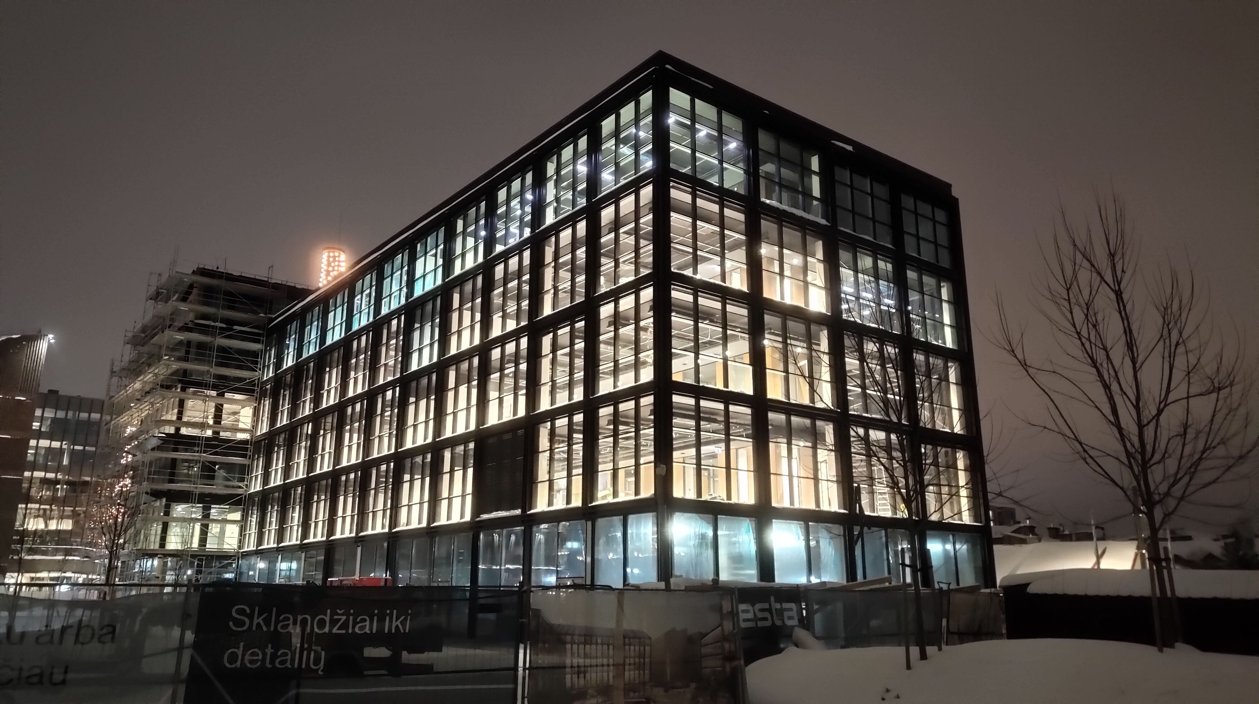 Click image for larger version

Name:	P60113-173603.jpg
Views:	576
Size:	919,3 kB
ID:	2238542