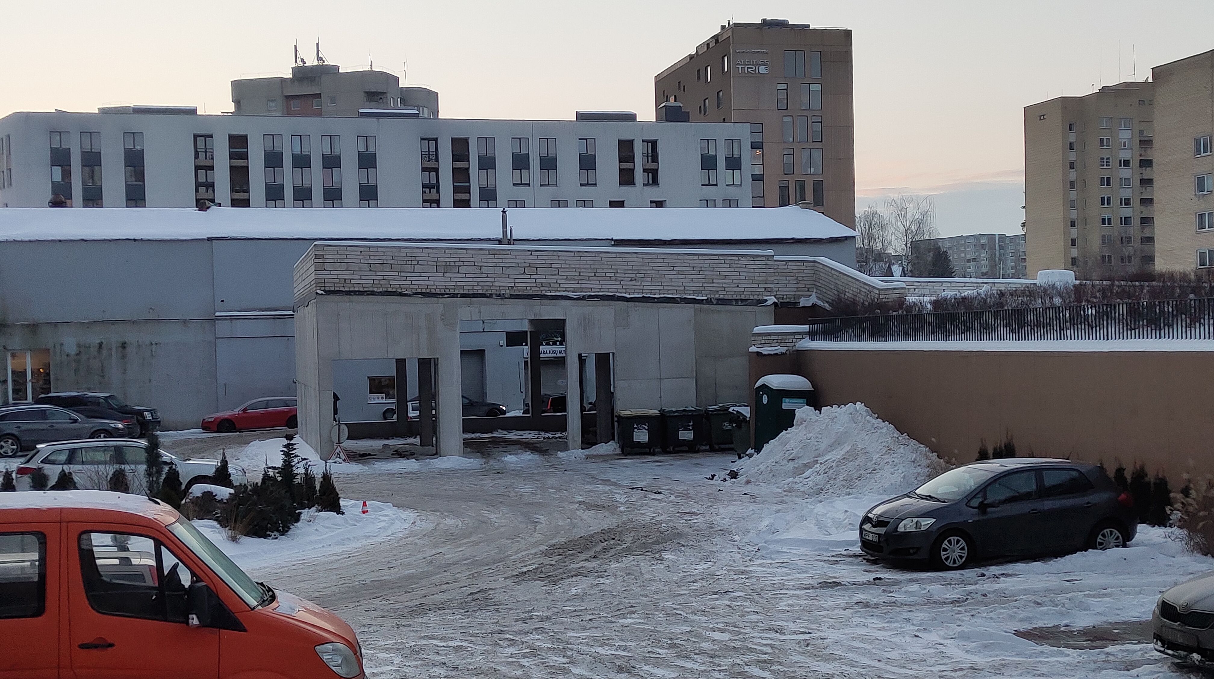 Click image for larger version

Name:	P60123-162530.jpg
Views:	477
Size:	1,21 MB
ID:	2240131