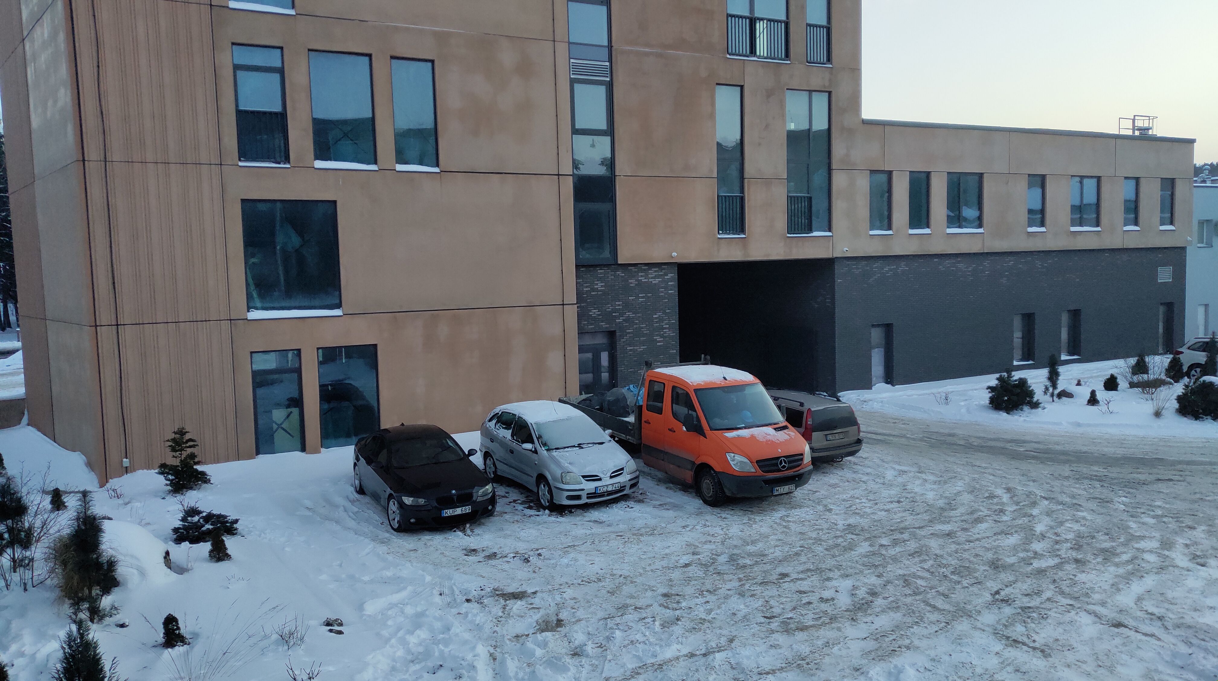 Click image for larger version

Name:	P60123-162728.jpg
Views:	475
Size:	1,10 MB
ID:	2240134