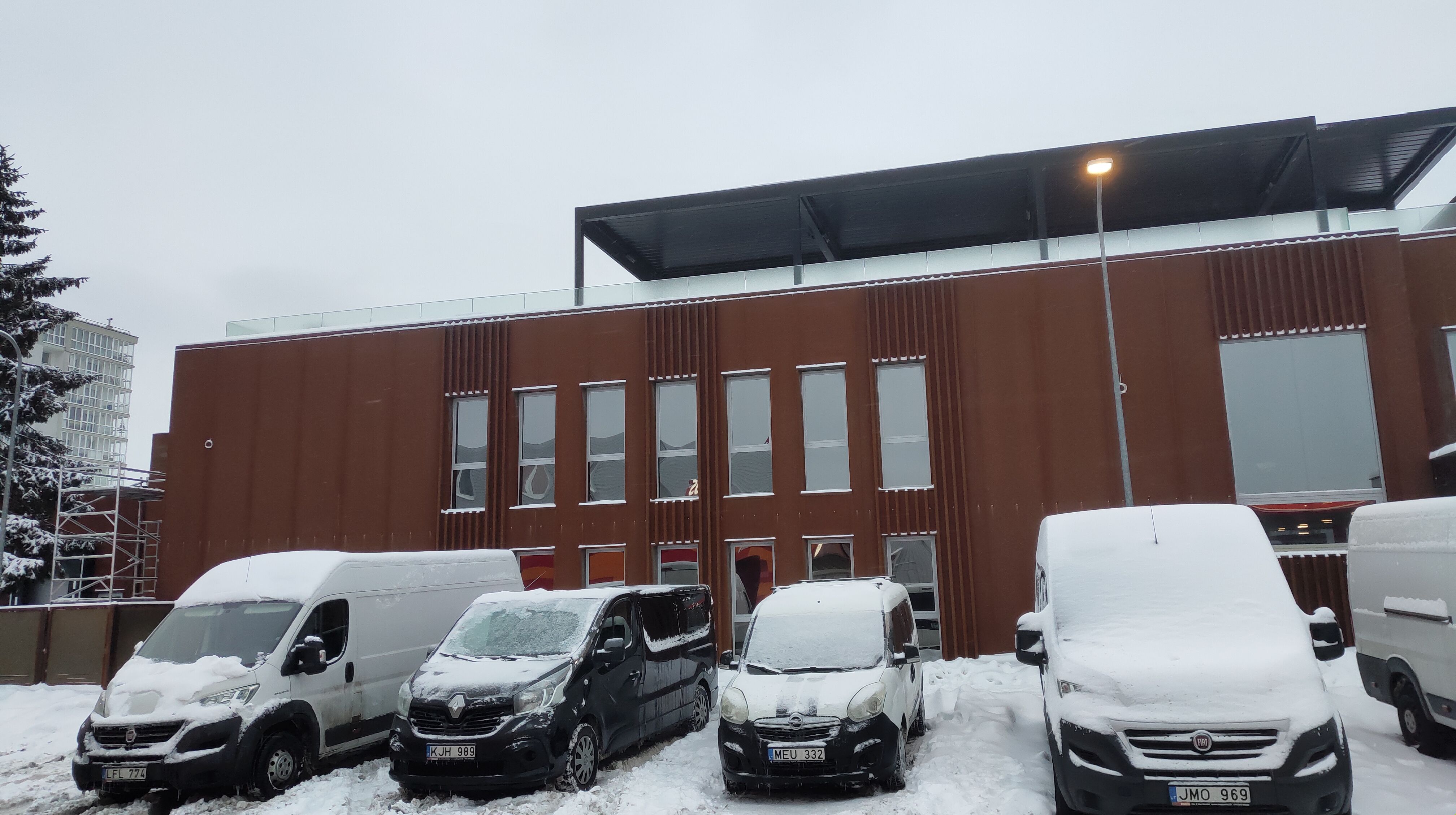 Click image for larger version

Name:	P60129-163504.jpg
Views:	31
Size:	905,2 kB
ID:	2240384