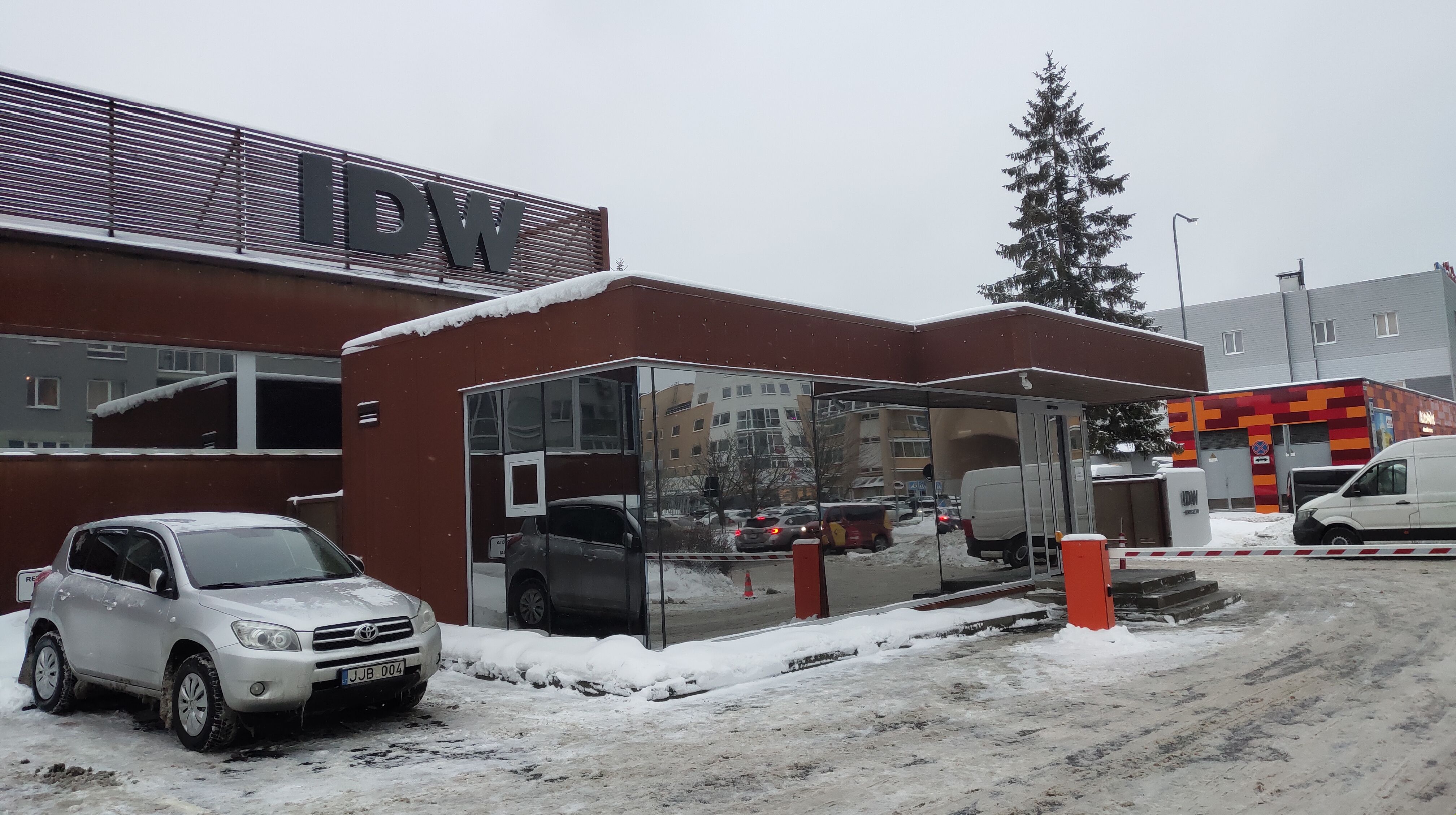 Click image for larger version

Name:	P60129-163332.jpg
Views:	31
Size:	1,15 MB
ID:	2240387