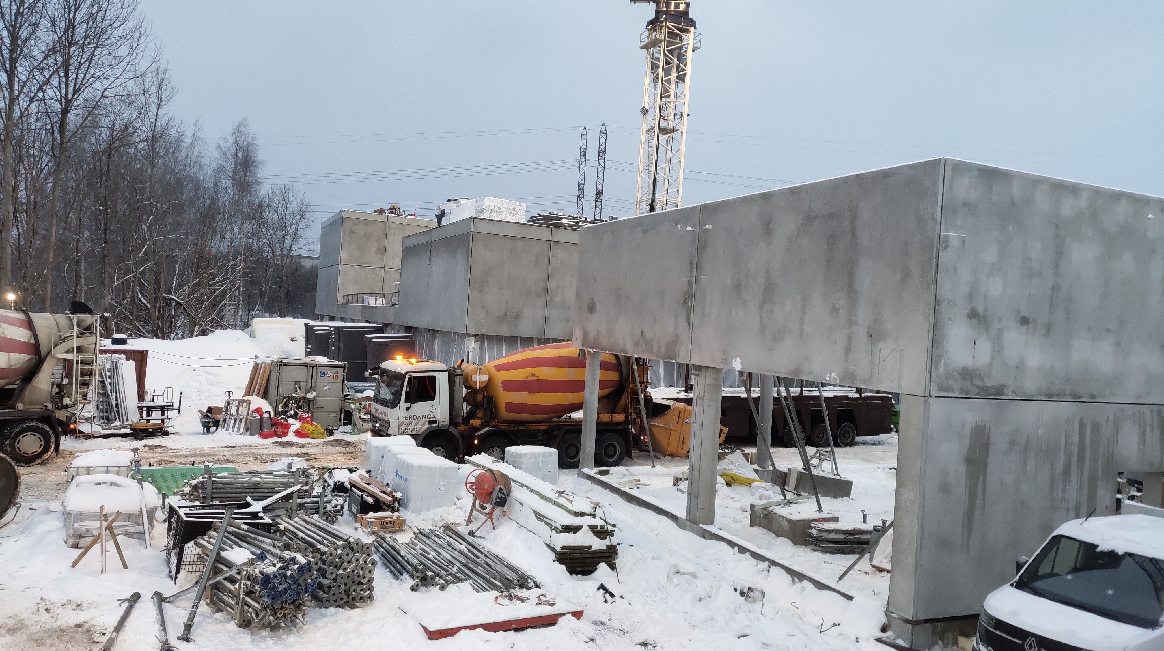 Click image for larger version

Name:	P60129-170358.jpg
Views:	489
Size:	1,29 MB
ID:	2240738