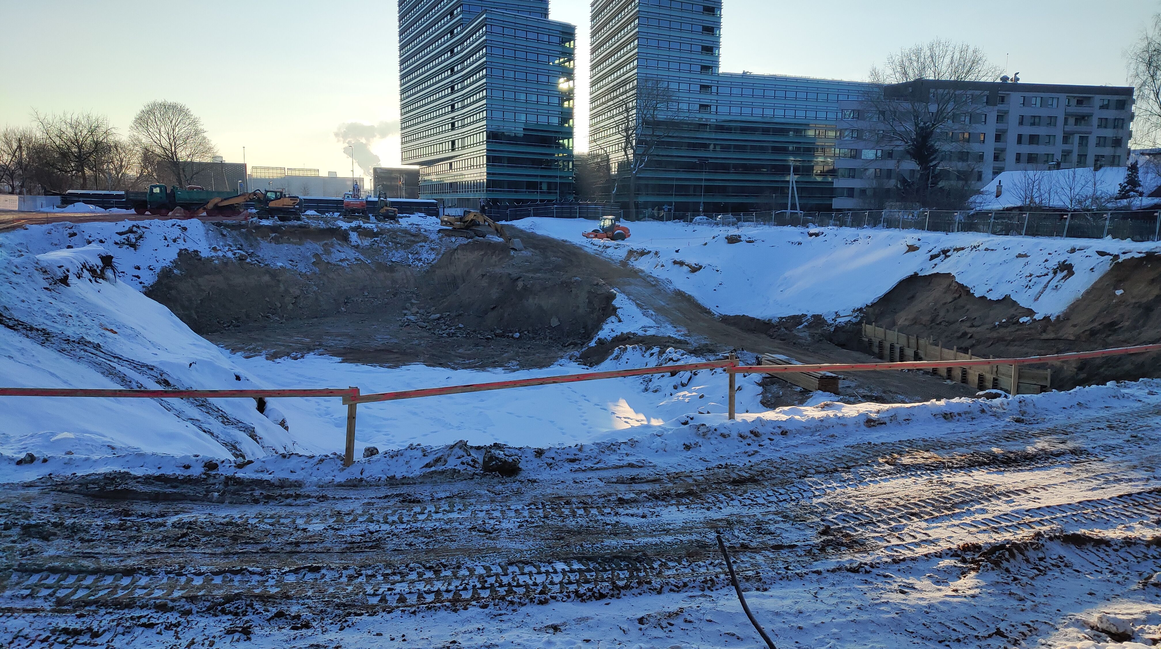 Click image for larger version

Name:	P60201-154015.jpg
Views:	612
Size:	1,83 MB
ID:	2240798