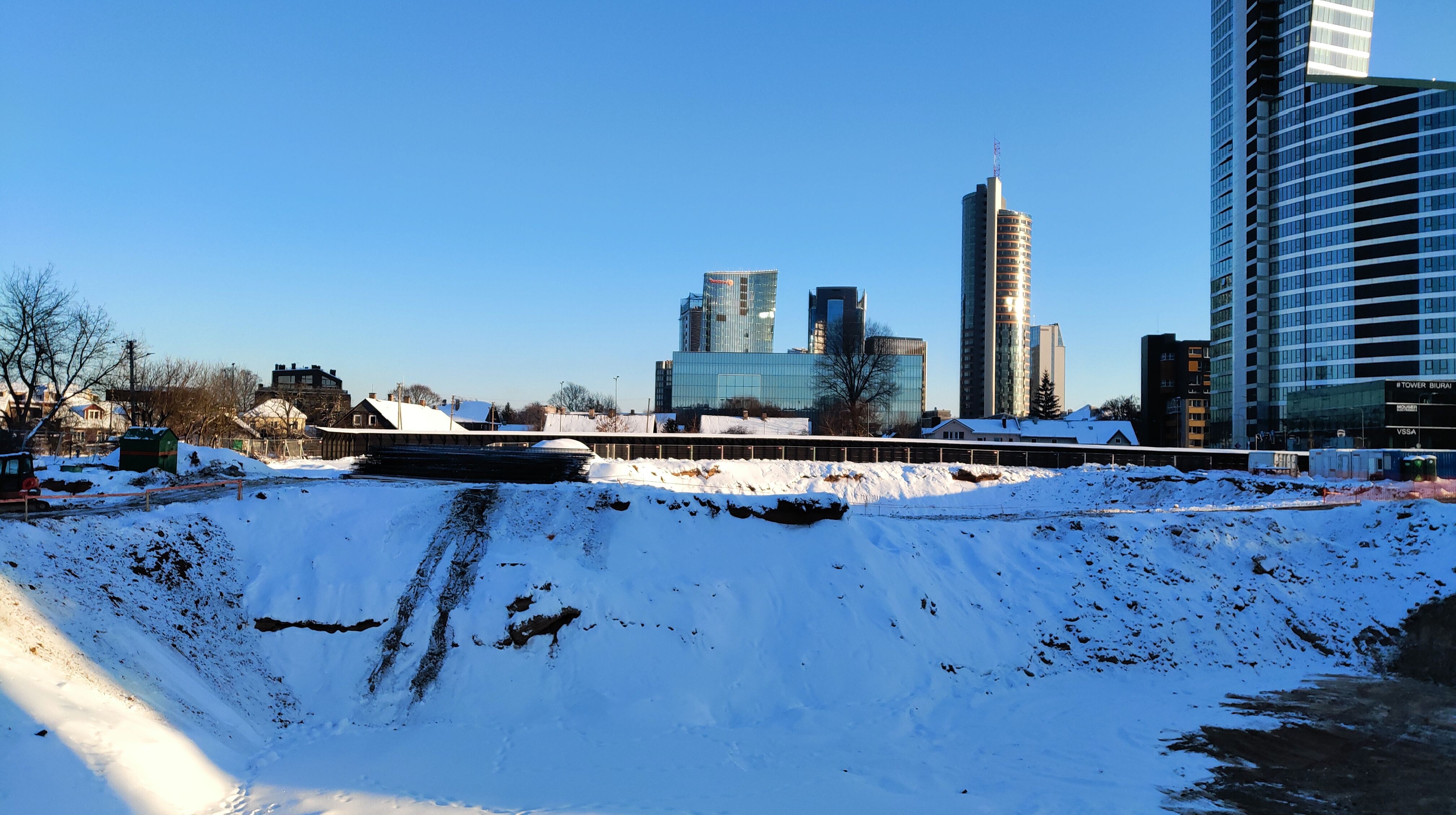 Click image for larger version

Name:	P60201-154127.jpg
Views:	113
Size:	1,08 MB
ID:	2241107