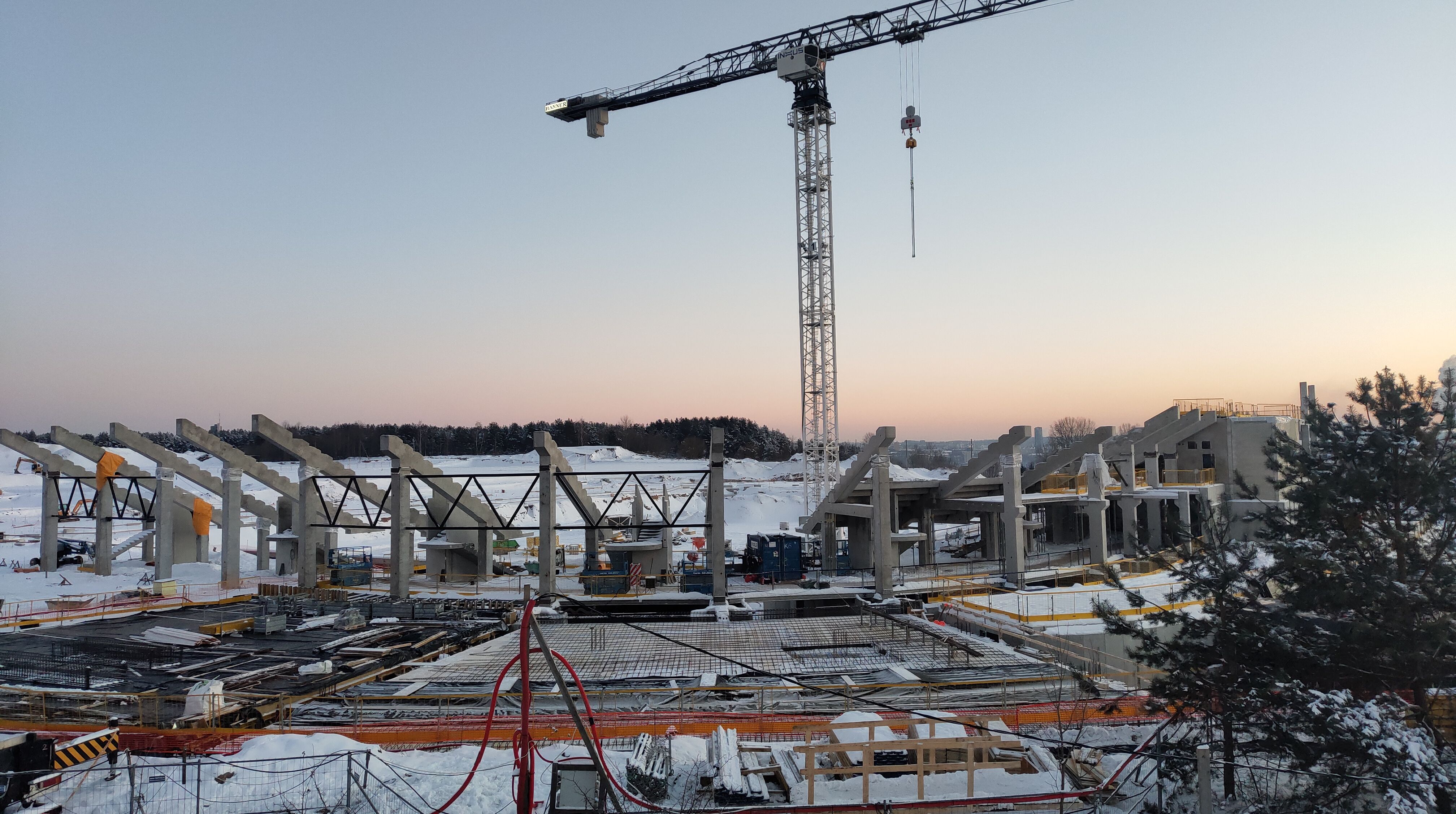 Click image for larger version

Name:	P60201-170338.jpg
Views:	792
Size:	1,33 MB
ID:	2241188