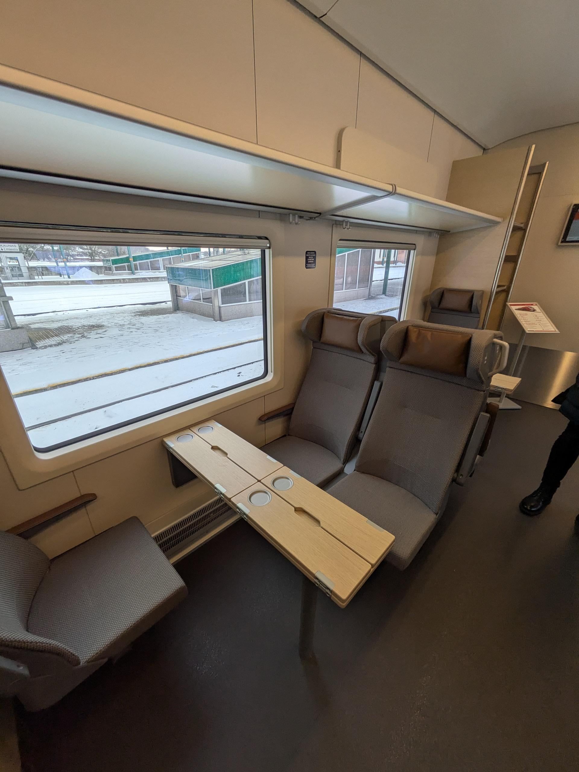 Click image for larger version

Name:	new-battery-trains-in-lithuania-v0-4qtg3bv9yhjg1.jpeg?width=1920&amp;format=pjpg&amp;auto=webp&amp;s=f9cd2794127dfd15bbe670435f628cdeeabfb32a.jpg
Views:	36
Size:	475,5 kB
ID:	2242146