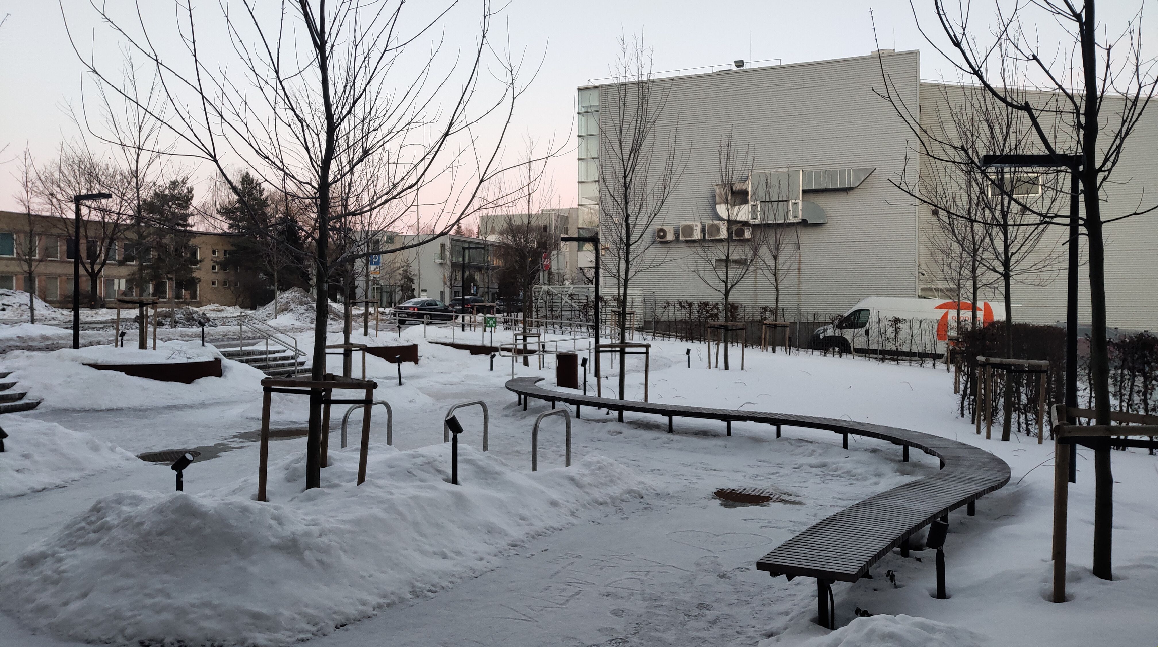 Click image for larger version

Name:	P60215-173025.jpg
Views:	217
Size:	1,45 MB
ID:	2242585