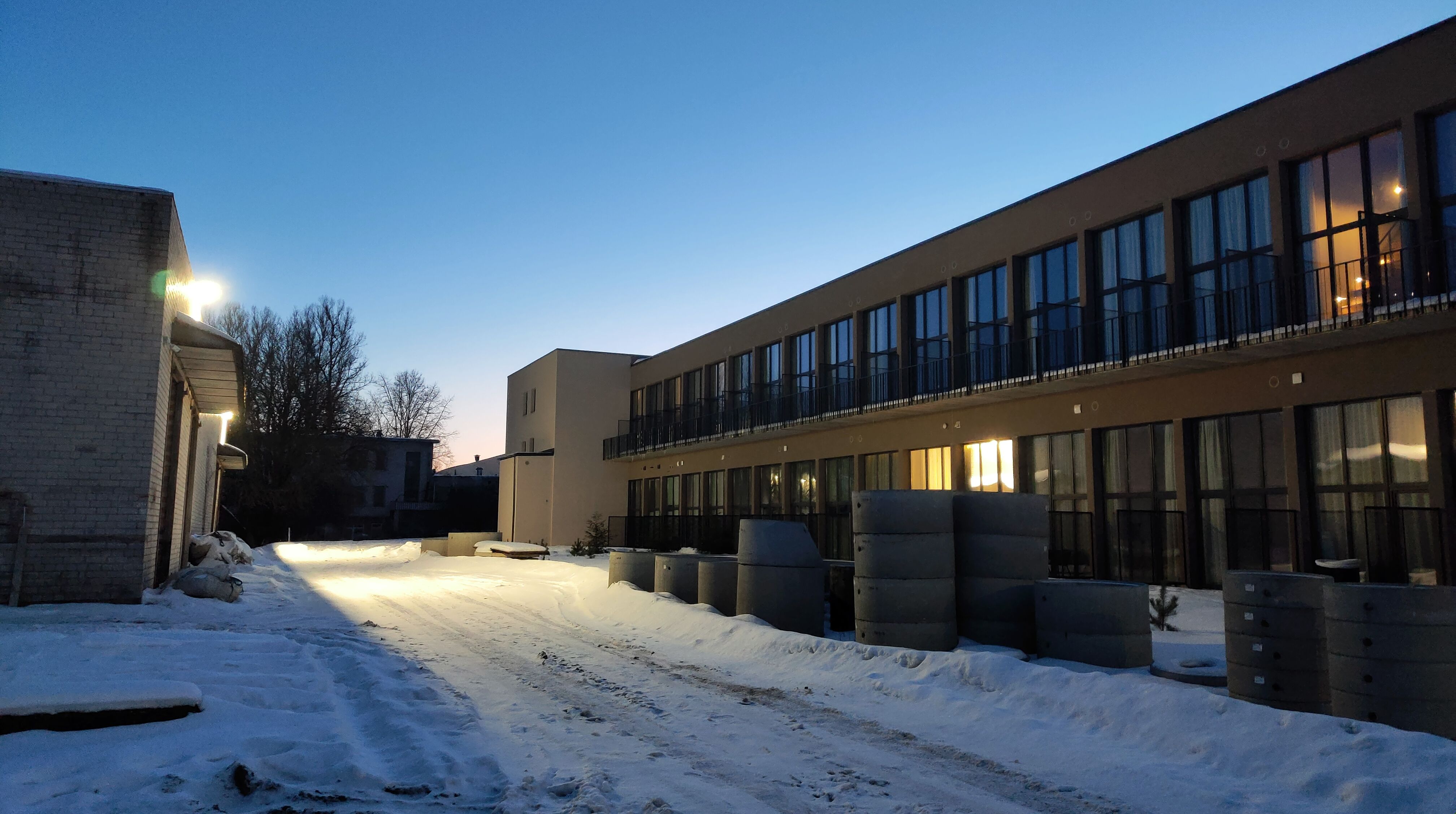 Click image for larger version

Name:	P60215-175859.jpg
Views:	282
Size:	867,7 kB
ID:	2242591