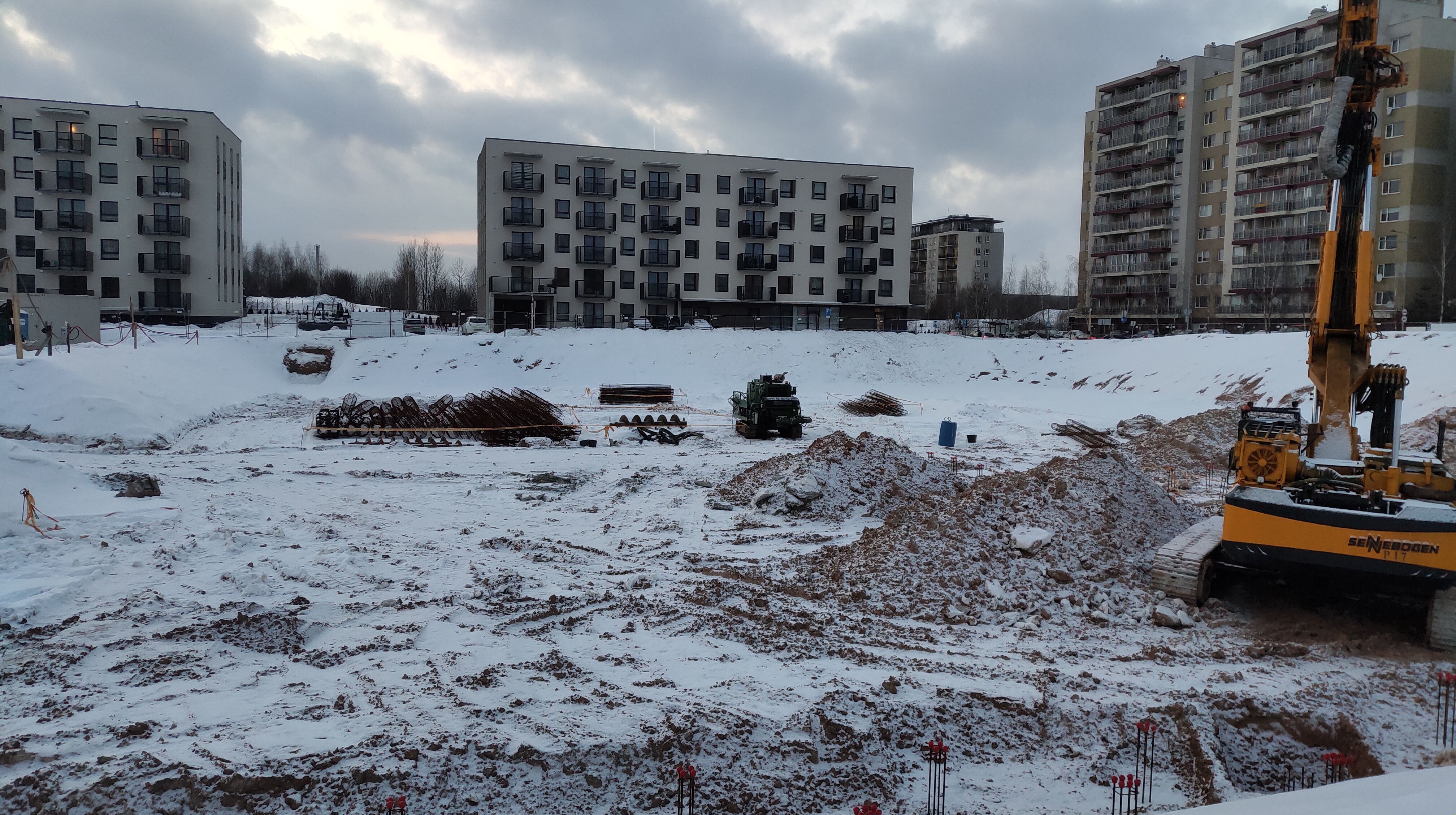 Click image for larger version

Name:	P60219-172905.jpg
Views:	41
Size:	1,59 MB
ID:	2242850