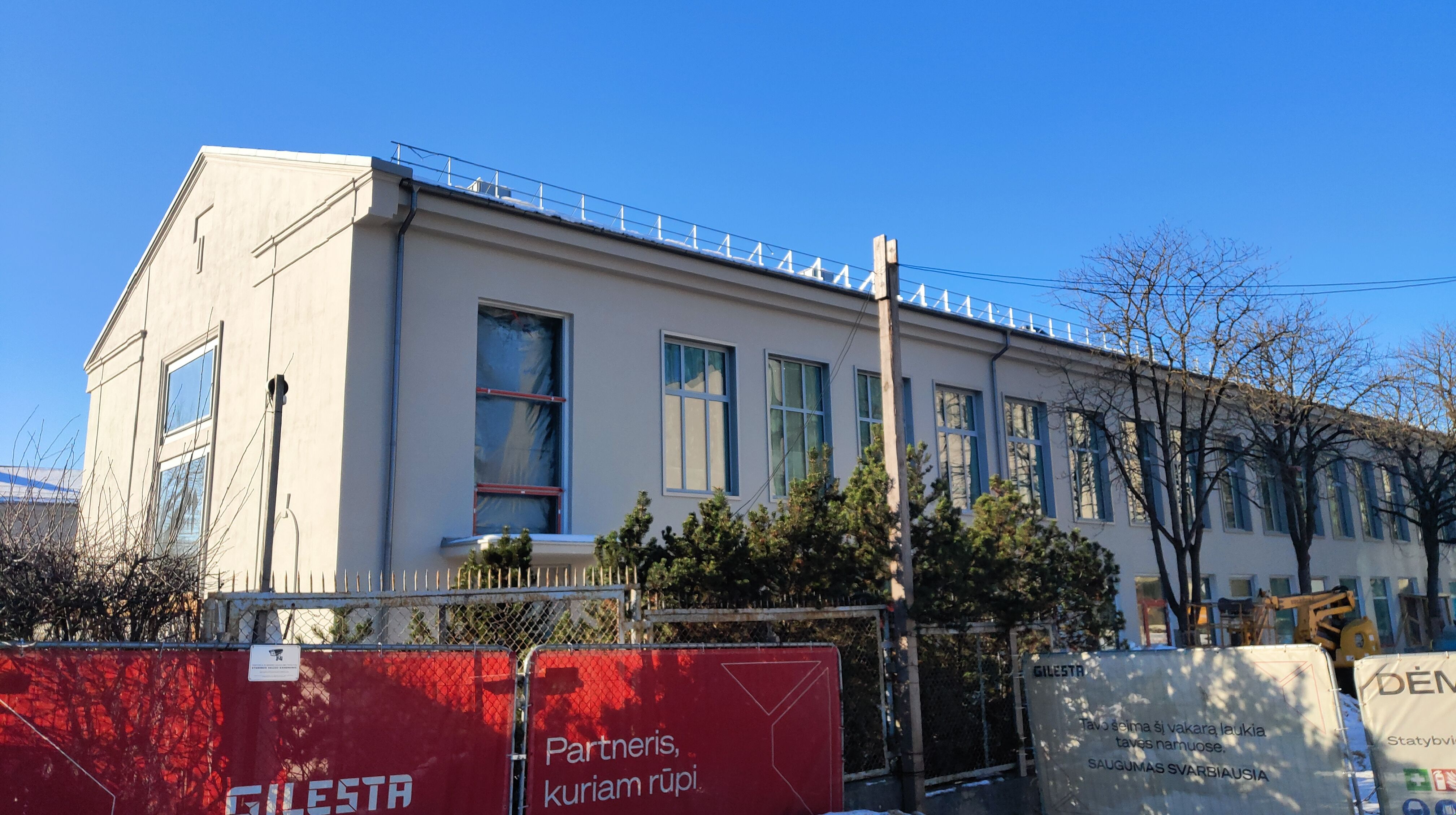 Click image for larger version

Name:	P60216-140548.jpg
Views:	90
Size:	1,11 MB
ID:	2242856