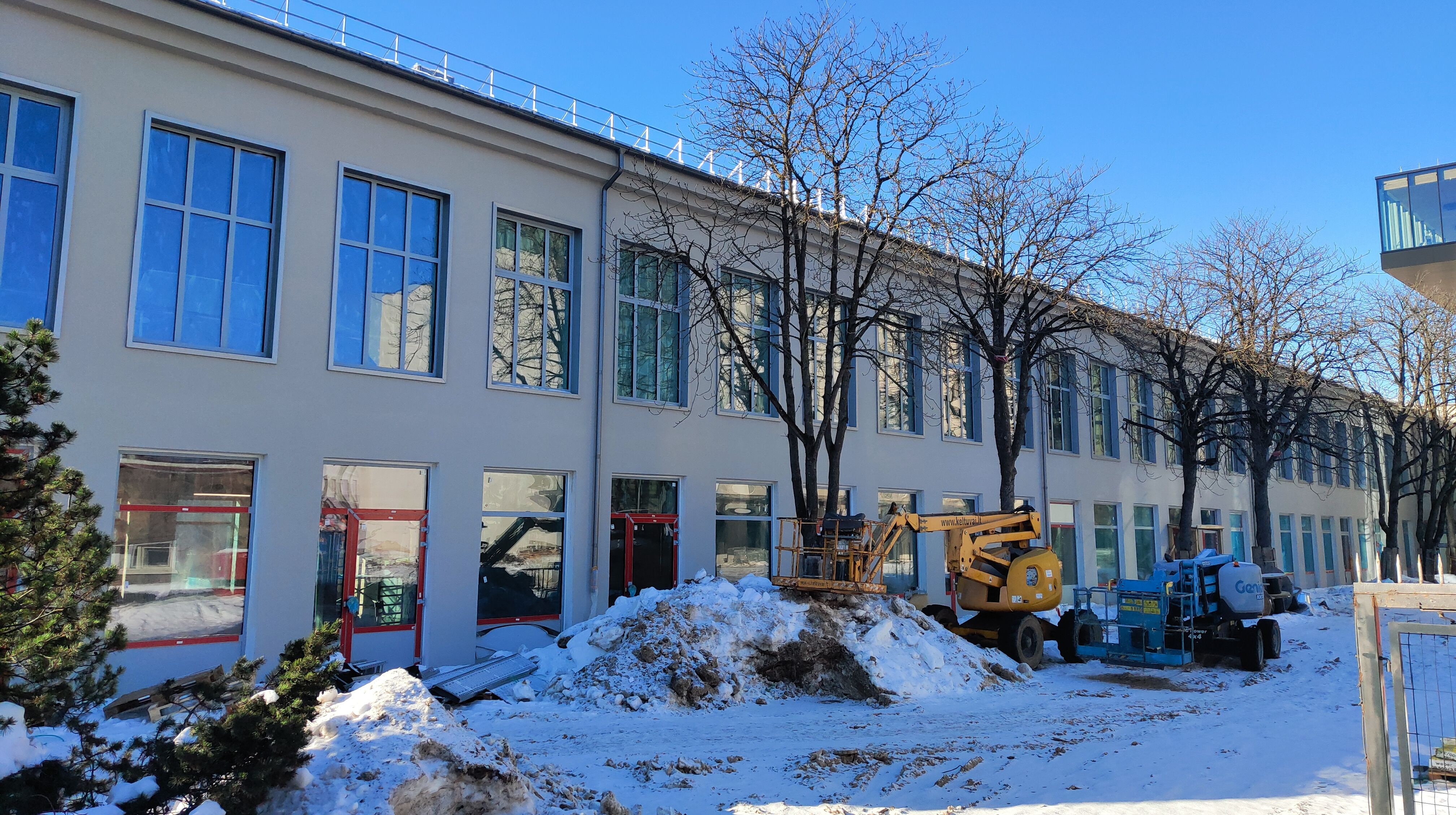 Click image for larger version

Name:	P60216-140600.jpg
Views:	89
Size:	1,73 MB
ID:	2242862