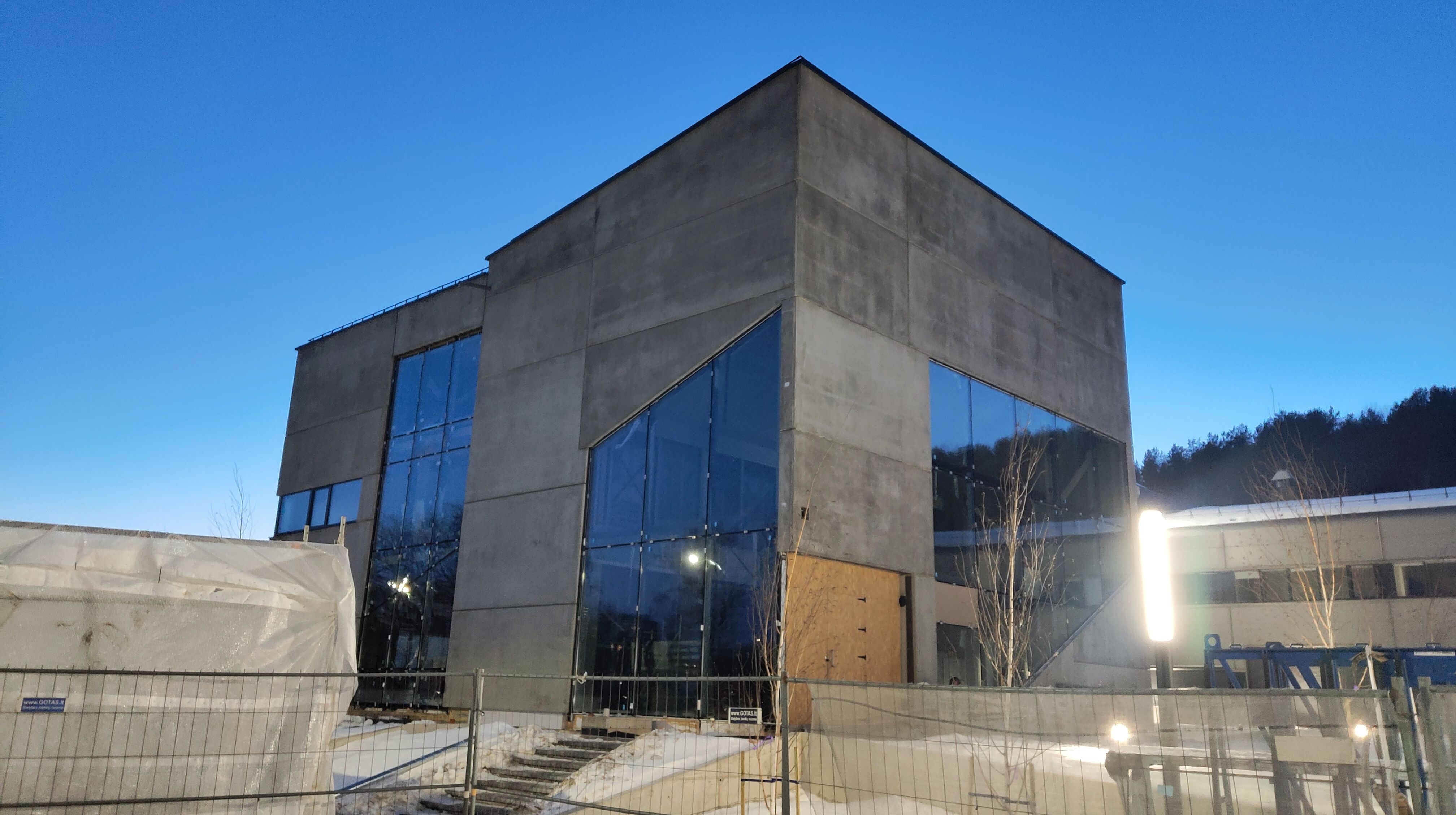 Click image for larger version

Name:	P60215-180150.jpg
Views:	789
Size:	869,1 kB
ID:	2243334