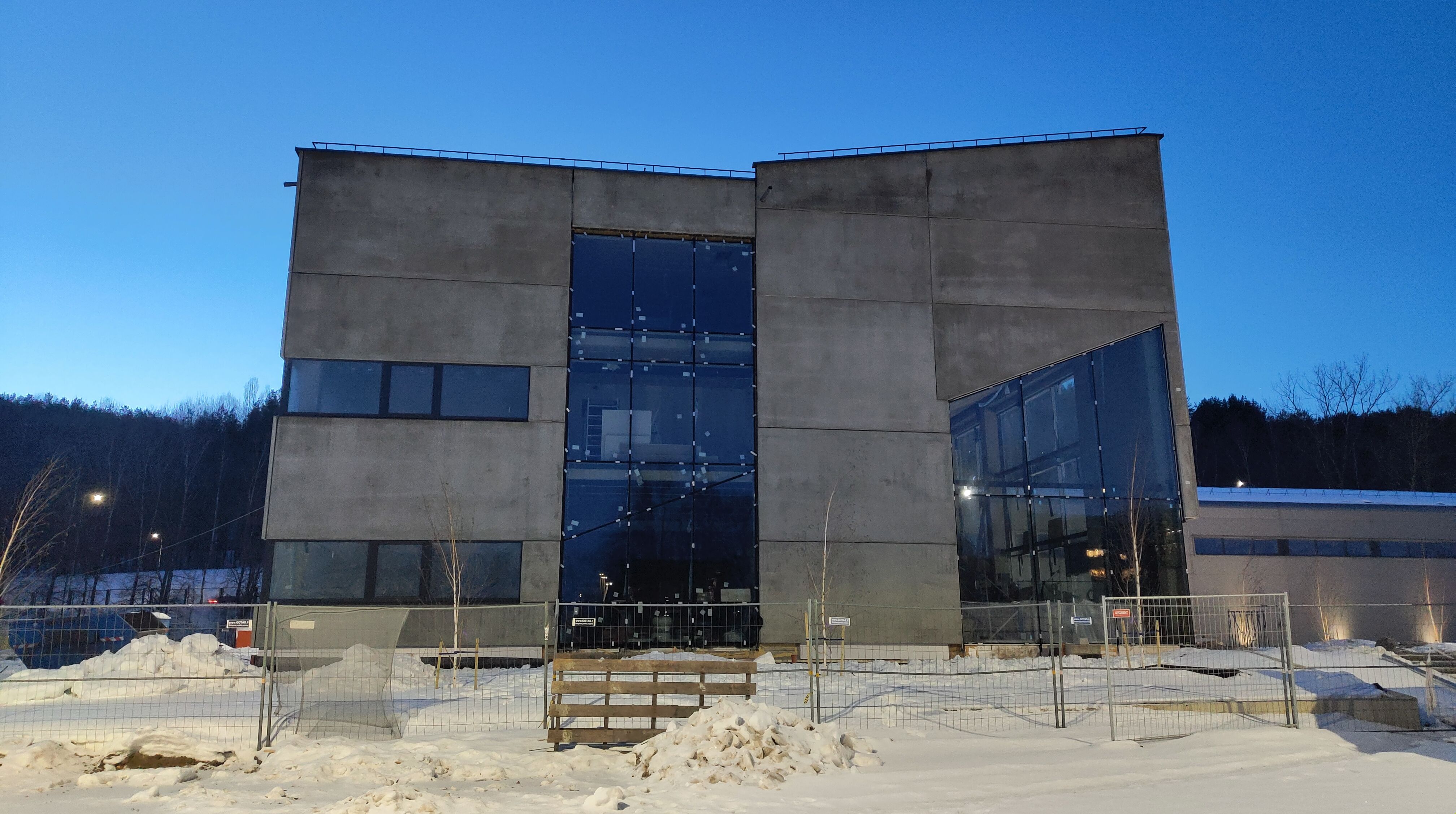 Click image for larger version

Name:	P60215-180058.jpg
Views:	743
Size:	1,10 MB
ID:	2243339