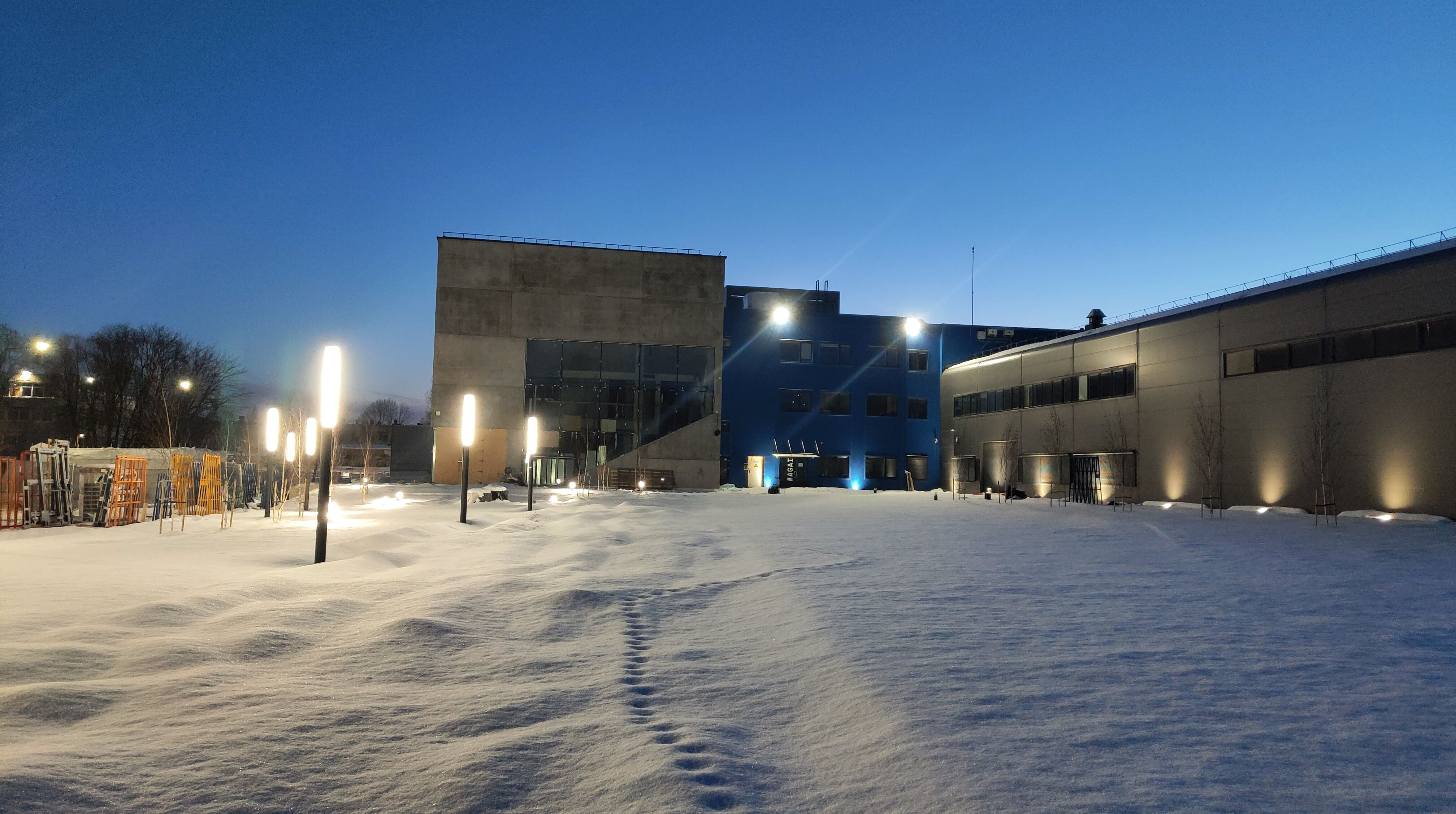 Click image for larger version

Name:	P60215-180401.jpg
Views:	743
Size:	1,10 MB
ID:	2243342