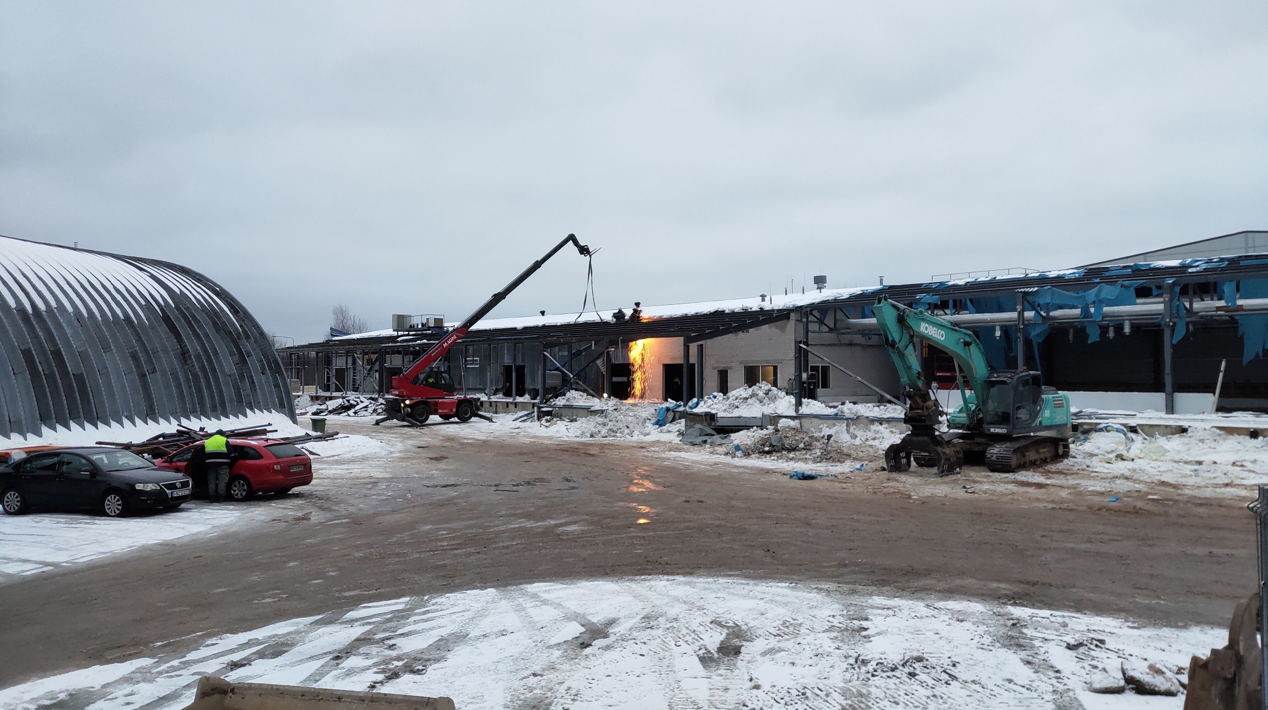 Click image for larger version

Name:	P60225-174120.jpg
Views:	301
Size:	1,04 MB
ID:	2243530