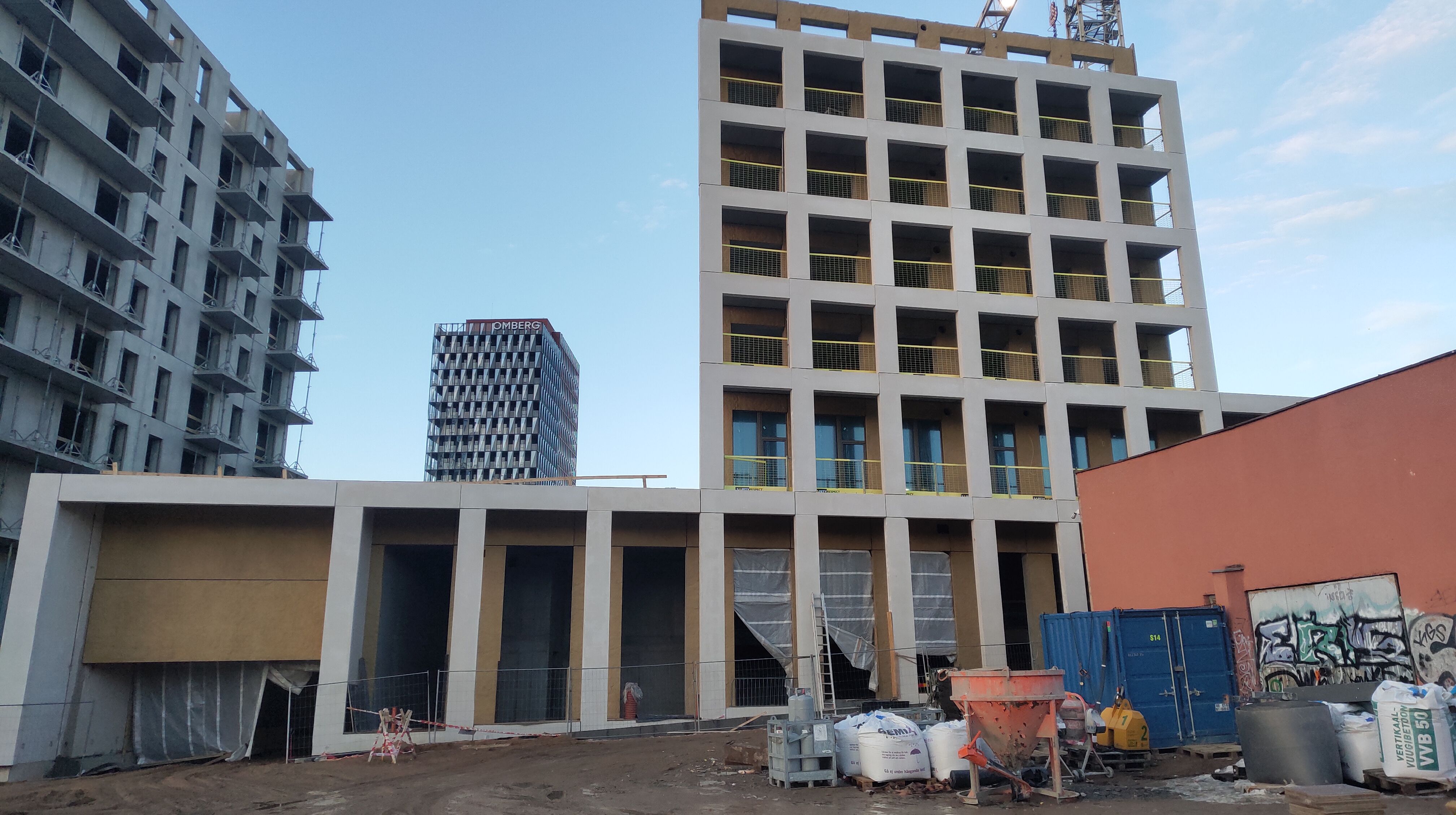 Click image for larger version

Name:	P60303-174439.jpg
Views:	102
Size:	1,00 MB
ID:	2244351