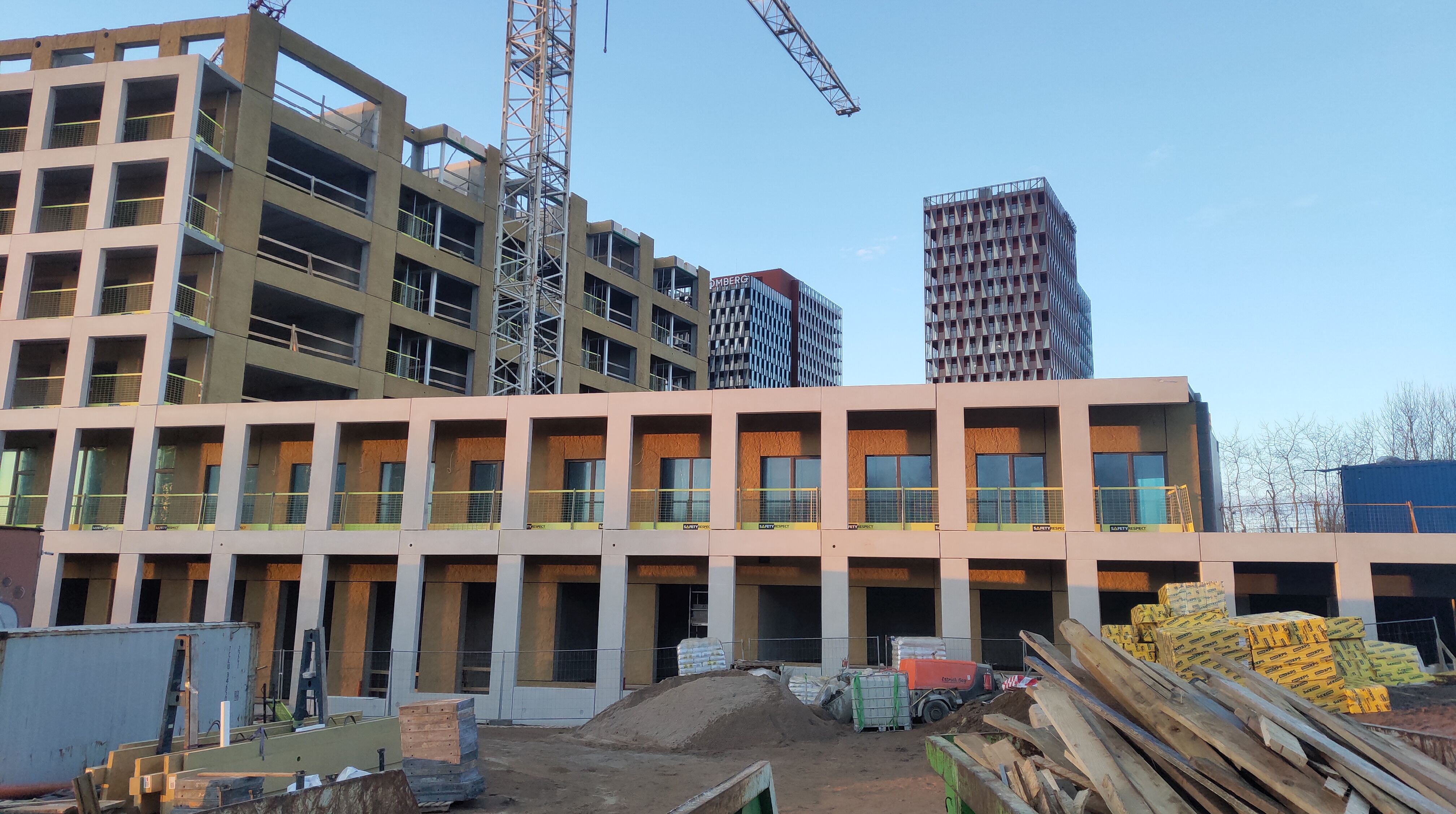 Click image for larger version

Name:	P60303-174120.jpg
Views:	102
Size:	1,14 MB
ID:	2244353