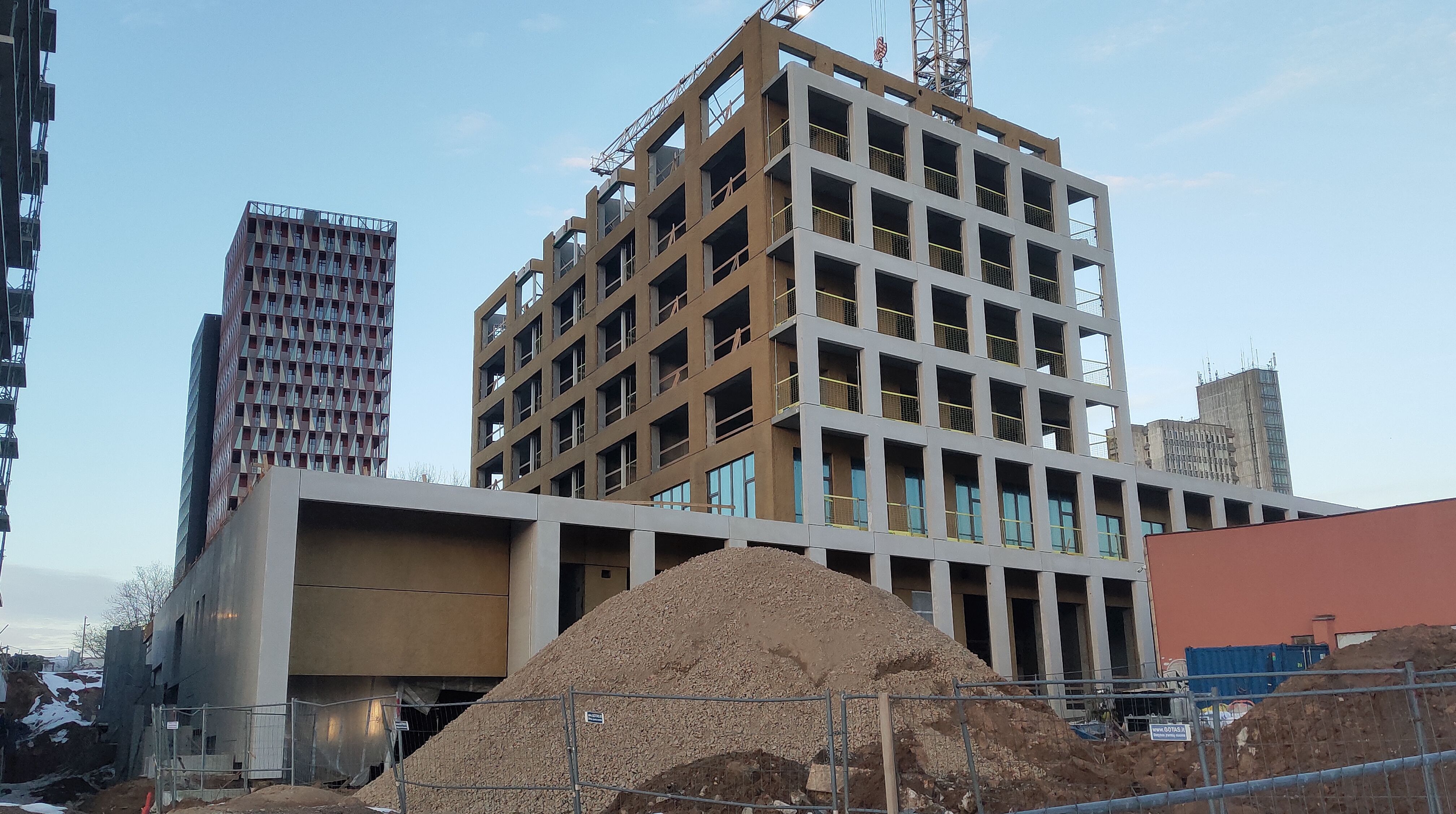 Click image for larger version

Name:	P60303-174703.jpg
Views:	102
Size:	1,22 MB
ID:	2244354