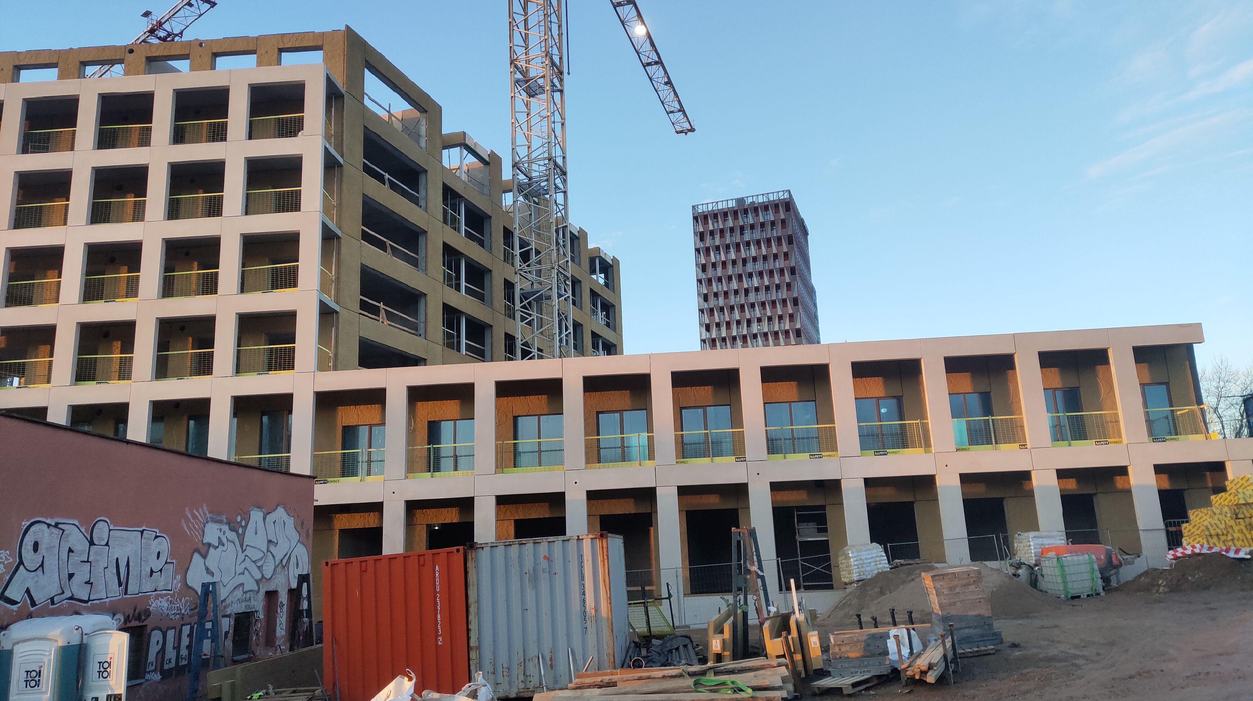 Click image for larger version

Name:	P60303-174153.jpg
Views:	102
Size:	1,05 MB
ID:	2244355