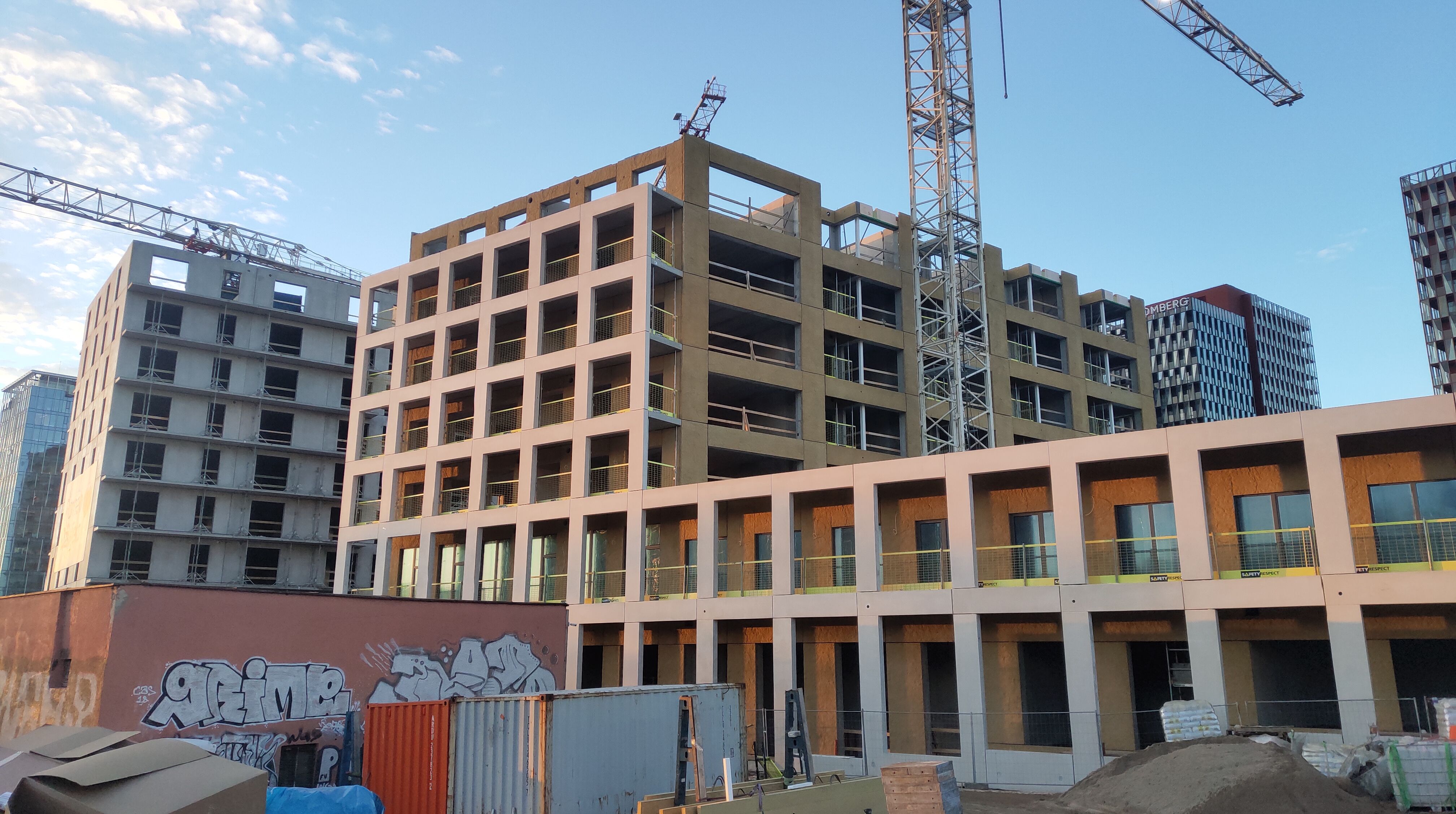 Click image for larger version

Name:	P60303-174117.jpg
Views:	103
Size:	1,13 MB
ID:	2244356