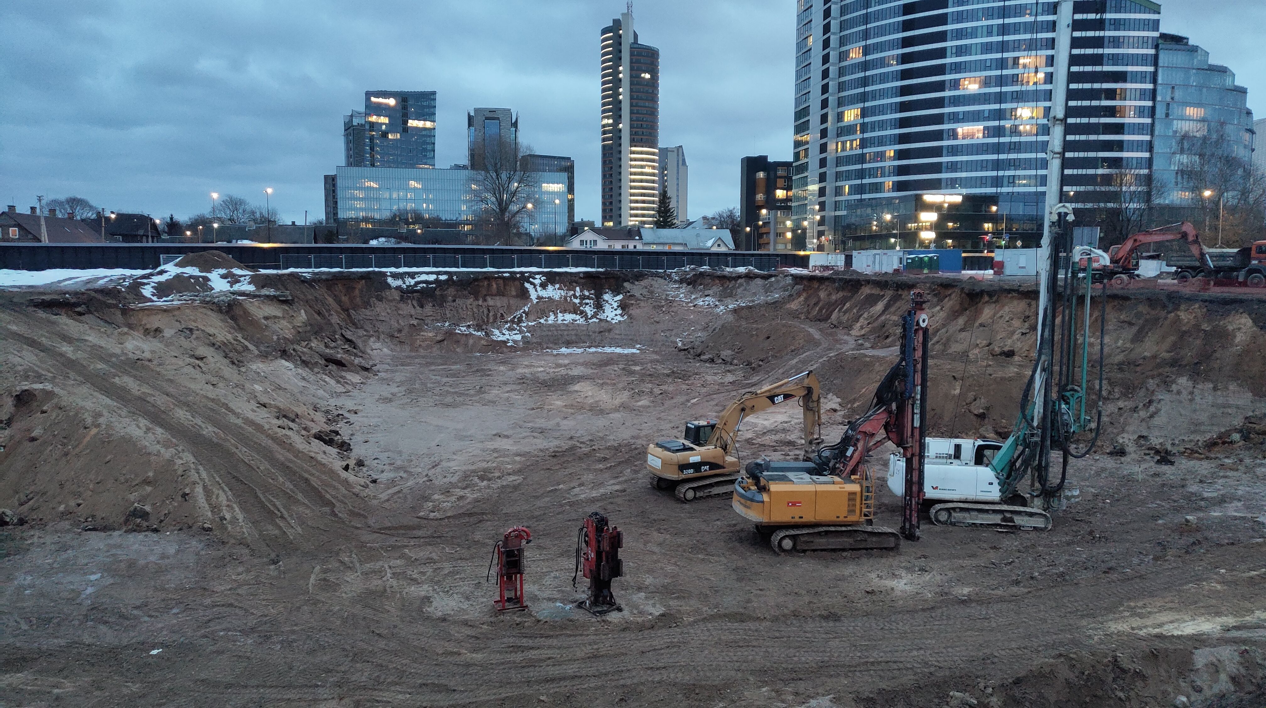 Click image for larger version

Name:	P60301-181649.jpg
Views:	340
Size:	1,56 MB
ID:	2244533