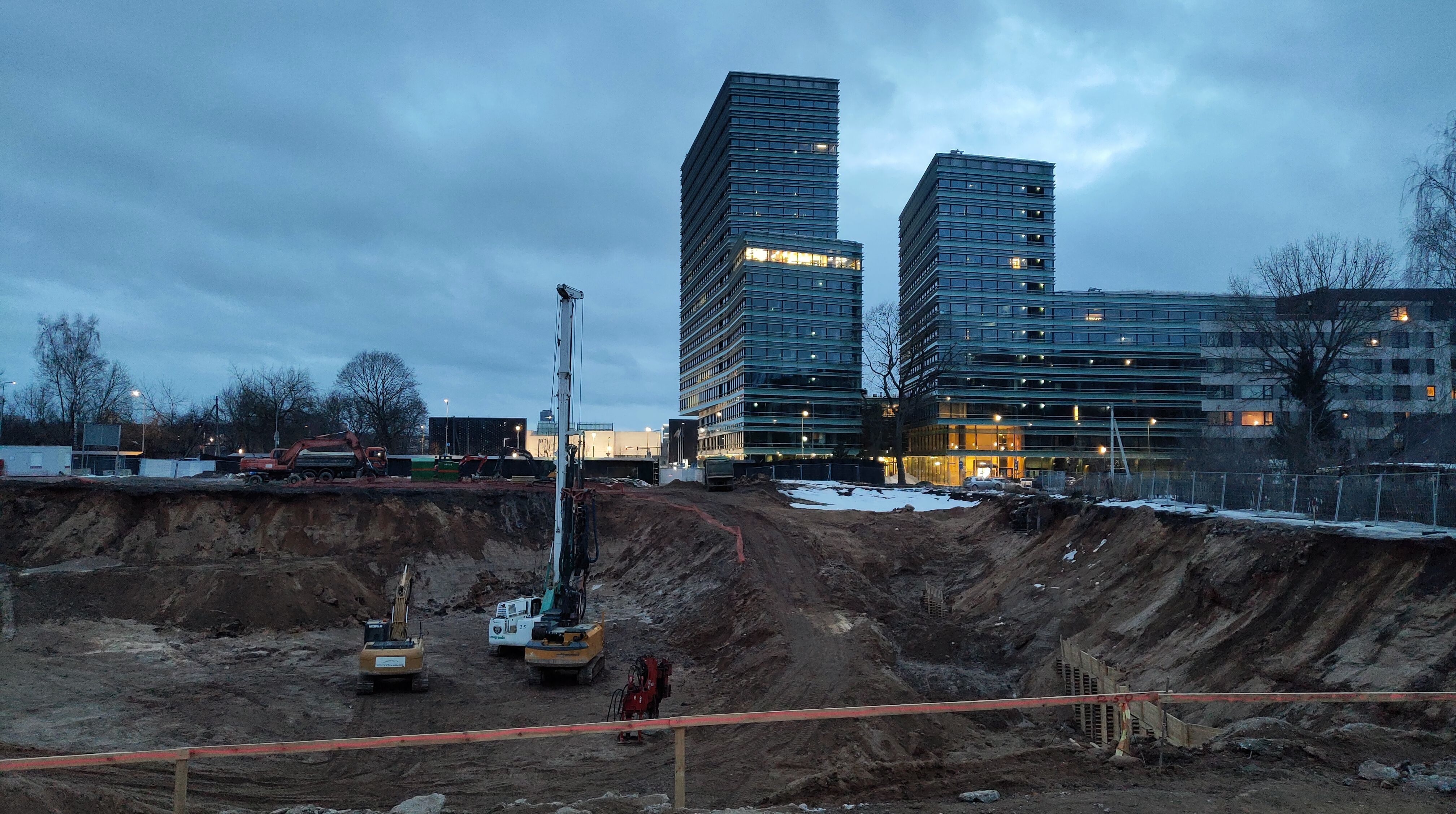 Click image for larger version

Name:	P60301-181441.jpg
Views:	341
Size:	1,38 MB
ID:	2244534