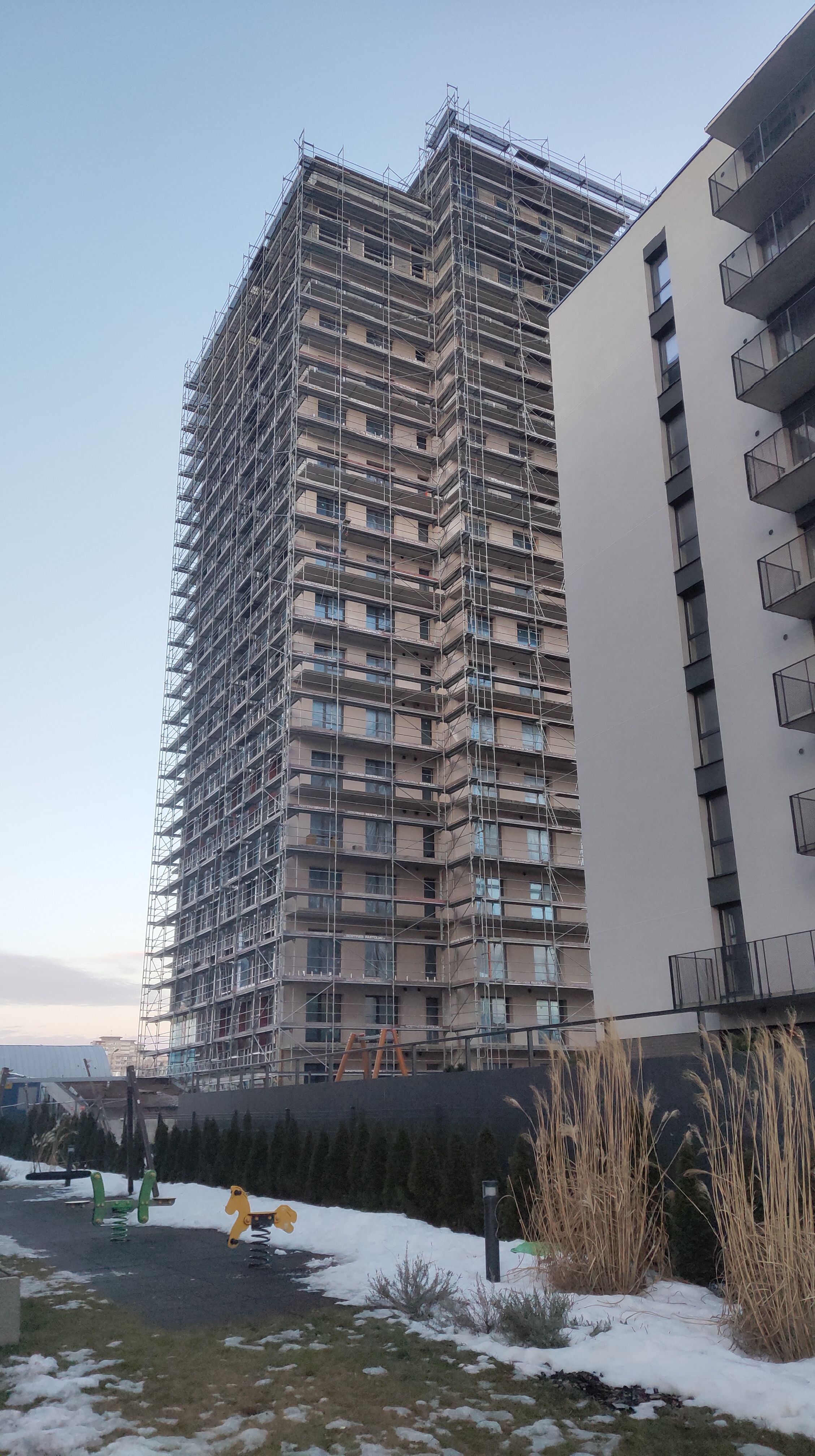 Click image for larger version

Name:	P60303-175306.jpg
Views:	250
Size:	1,31 MB
ID:	2244550