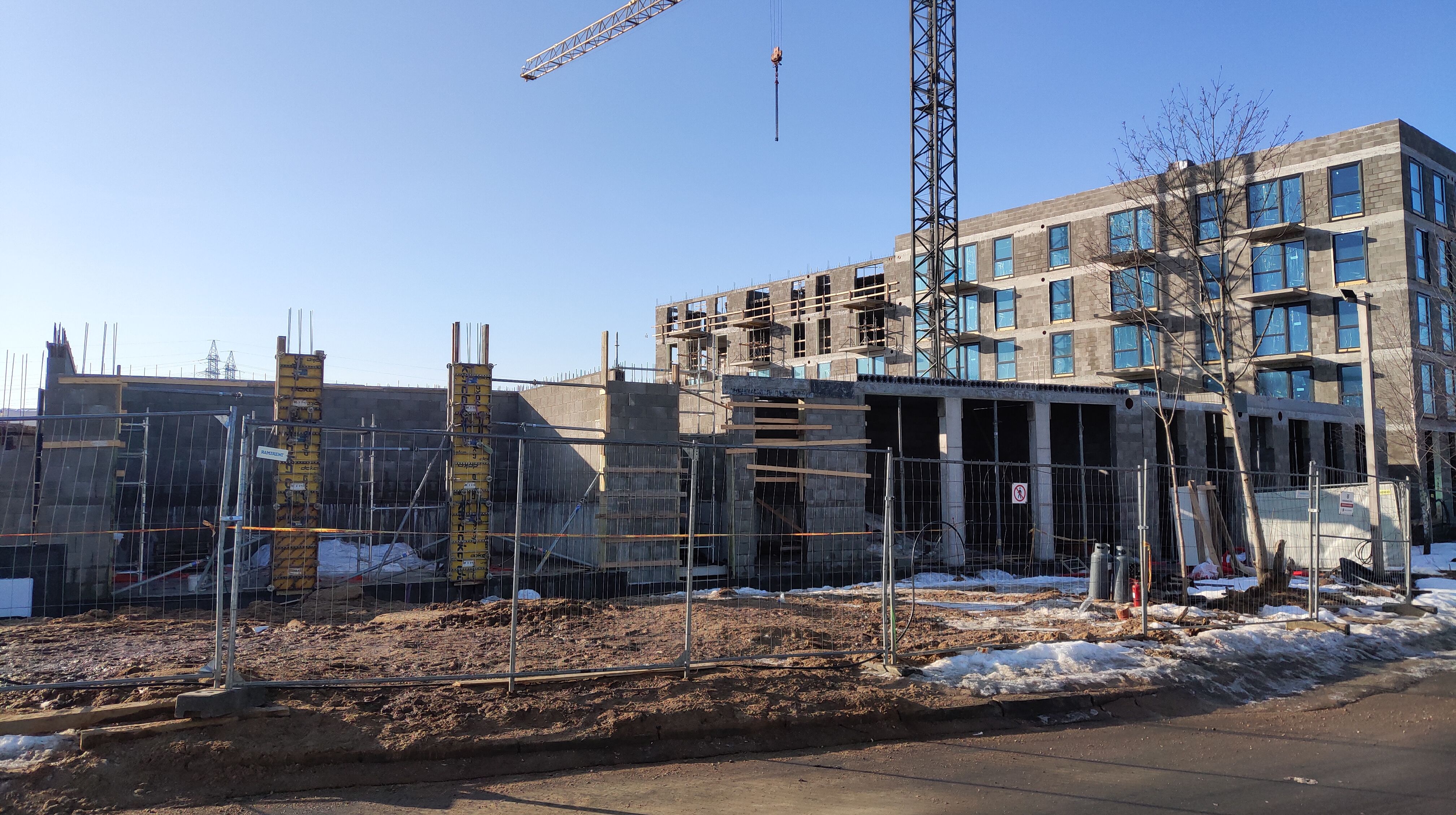 Click image for larger version

Name:	P60308-090530.jpg
Views:	325
Size:	1,55 MB
ID:	2245002