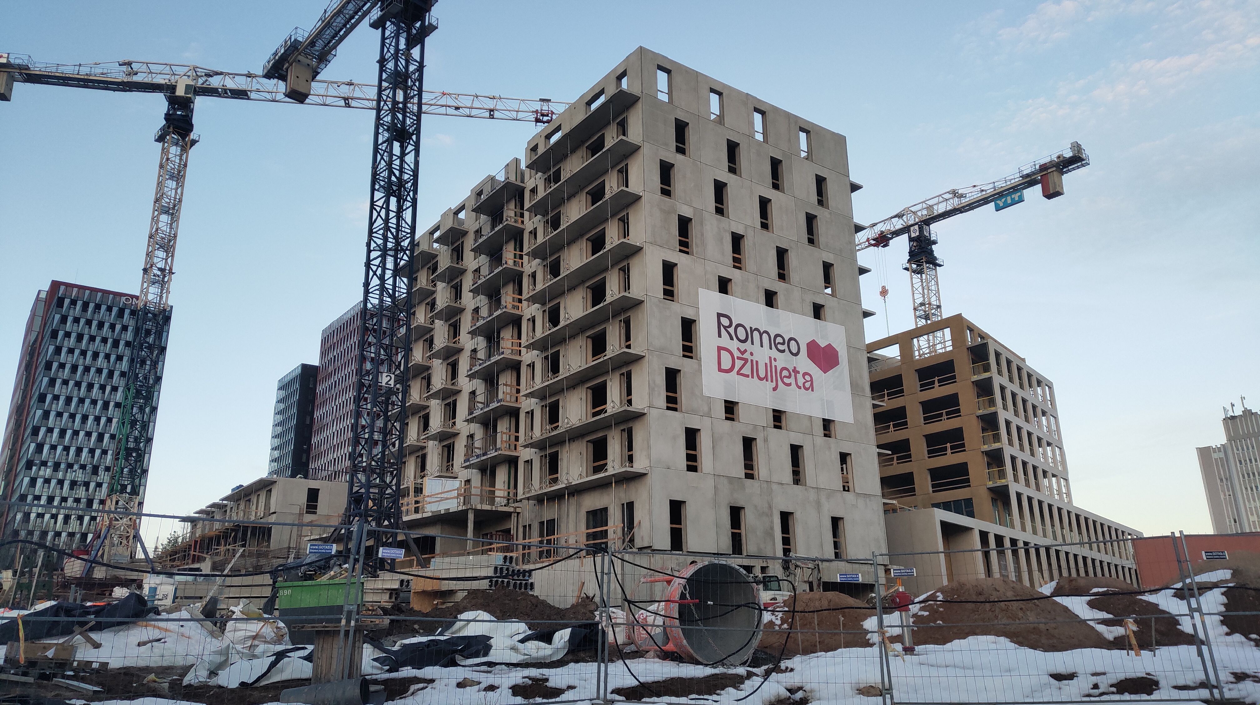 Click image for larger version

Name:	P60303-174814.jpg
Views:	579
Size:	1,37 MB
ID:	2245207