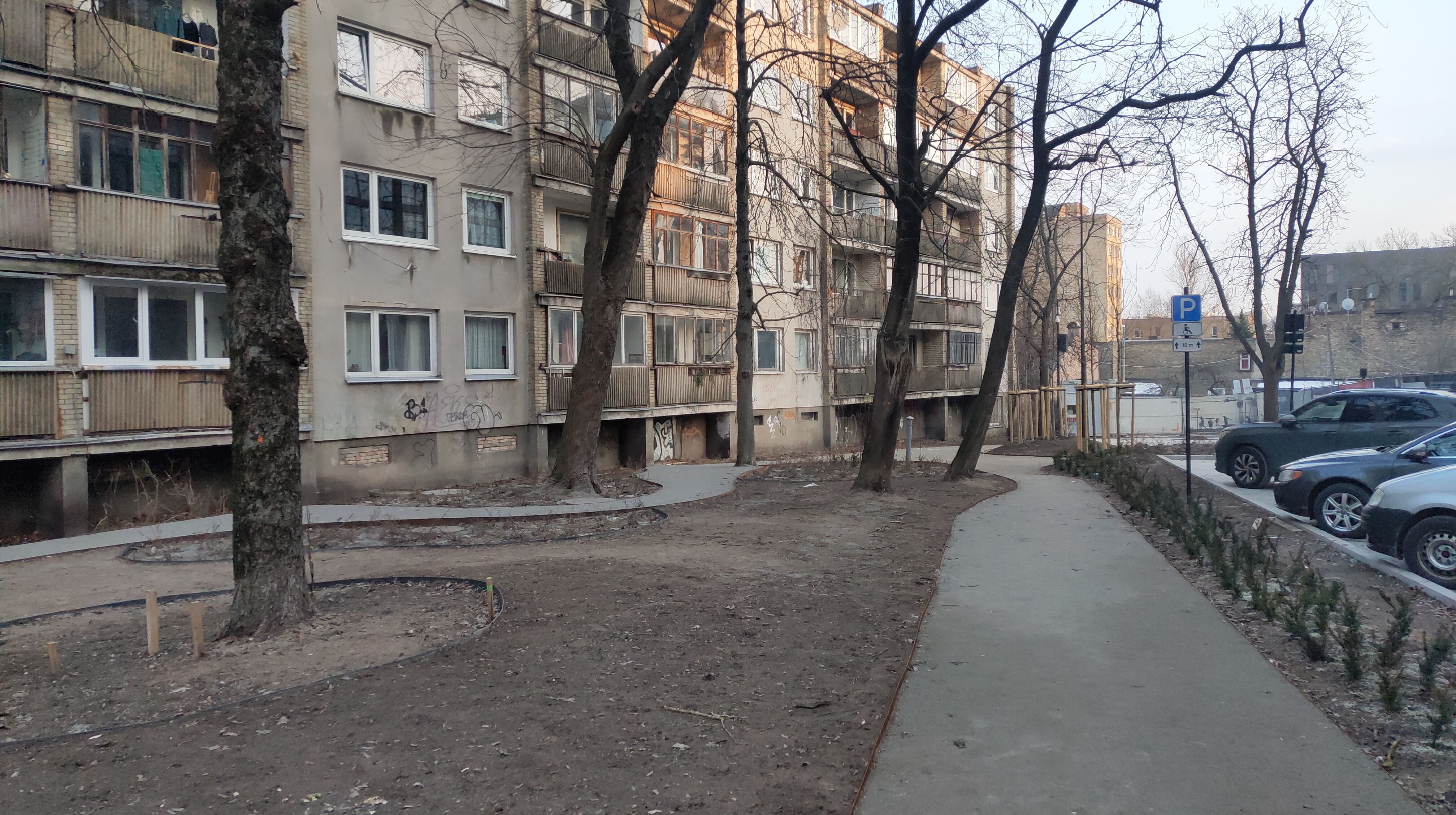 Click image for larger version

Name:	P60311-171254.jpg
Views:	377
Size:	1,62 MB
ID:	2246054