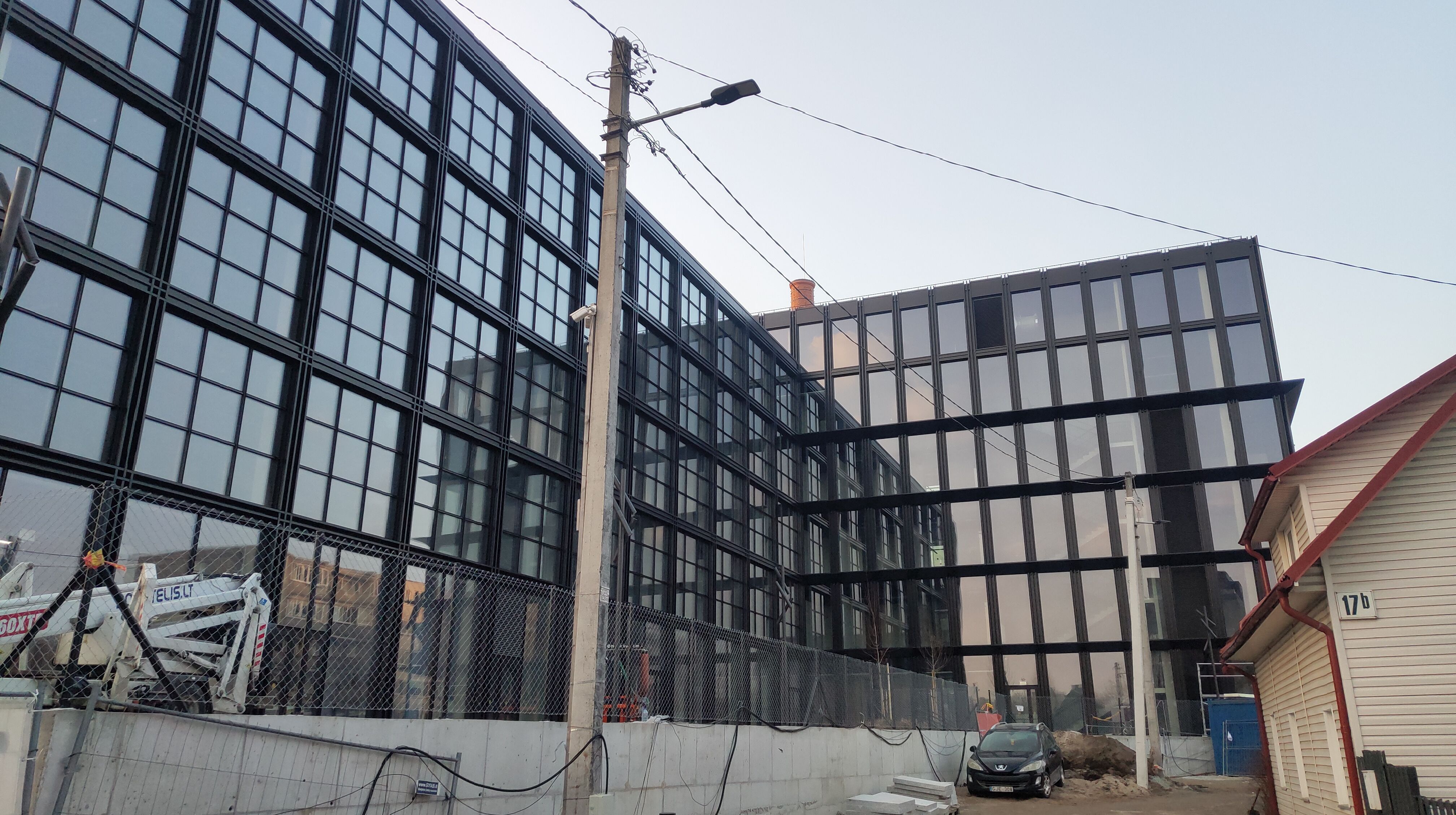 Click image for larger version

Name:	P60311-170824.jpg
Views:	448
Size:	1,27 MB
ID:	2246184