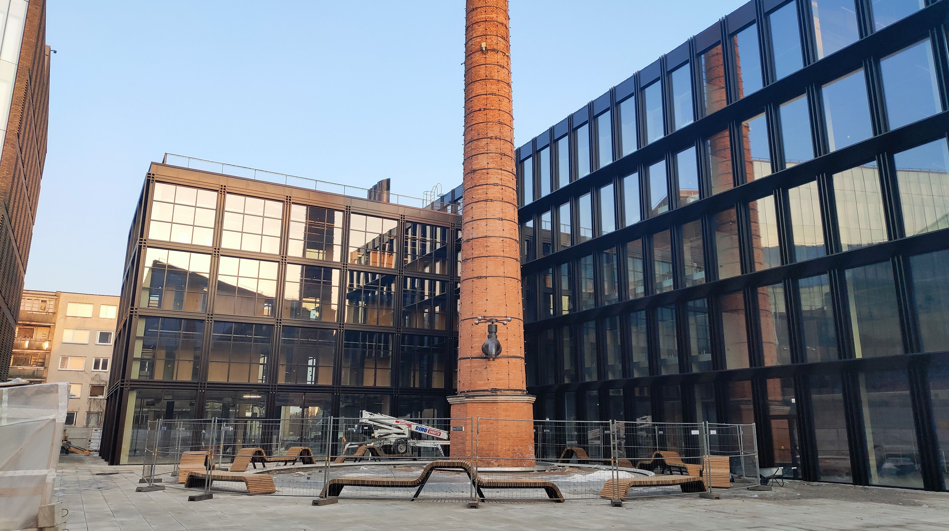 Click image for larger version

Name:	P60311-171747.jpg
Views:	451
Size:	1,31 MB
ID:	2246193