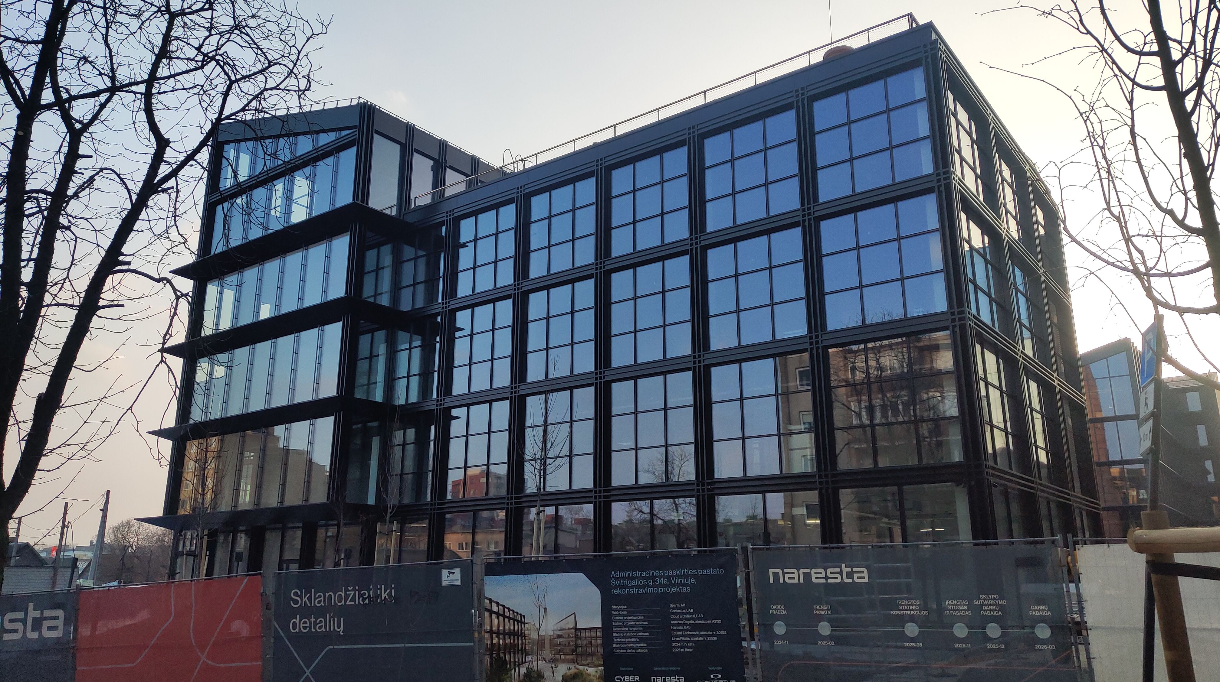 Click image for larger version

Name:	P60311-171322.jpg
Views:	448
Size:	1,44 MB
ID:	2246185