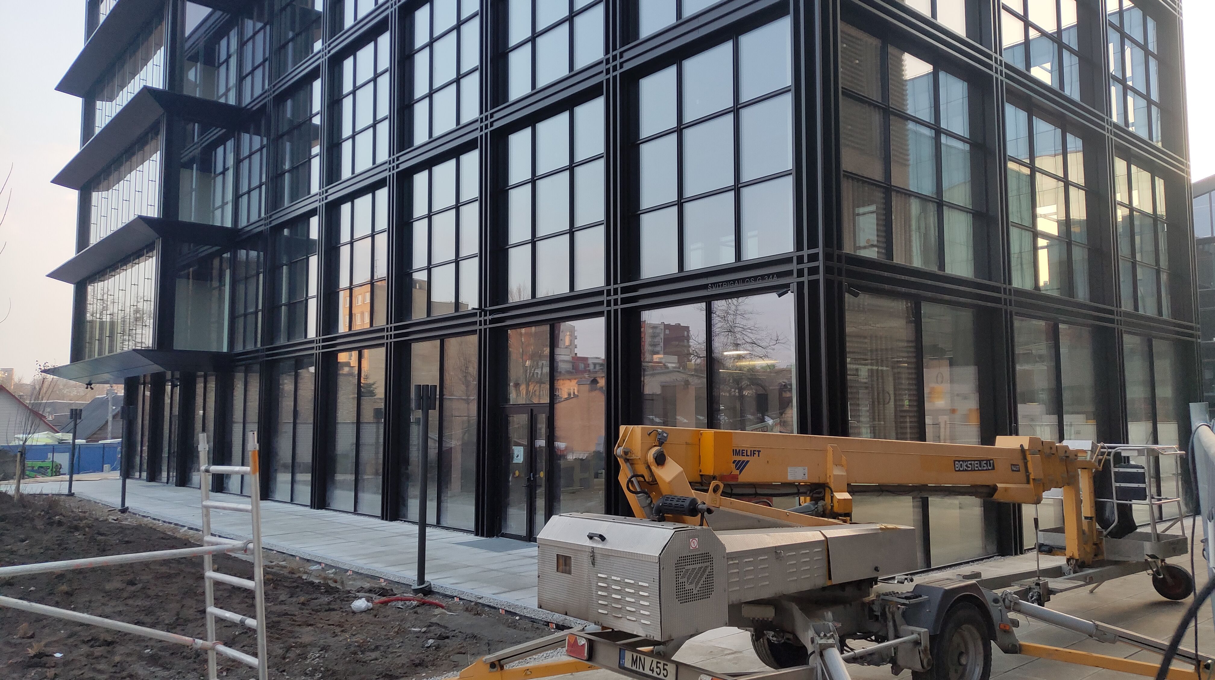 Click image for larger version

Name:	P60311-171435.jpg
Views:	450
Size:	1,33 MB
ID:	2246188