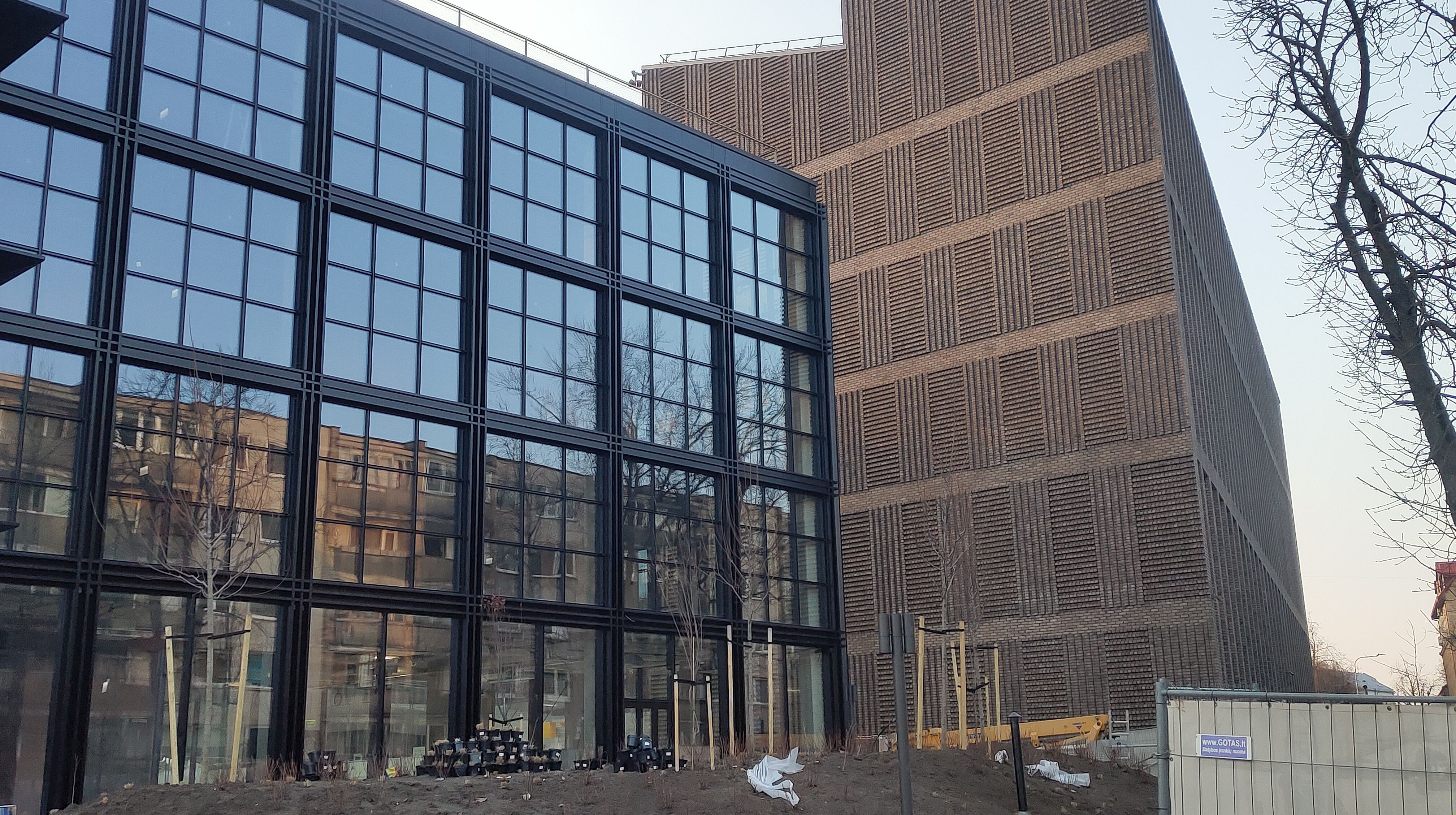 Click image for larger version

Name:	P60311-170959.jpg
Views:	448
Size:	1,74 MB
ID:	2246190