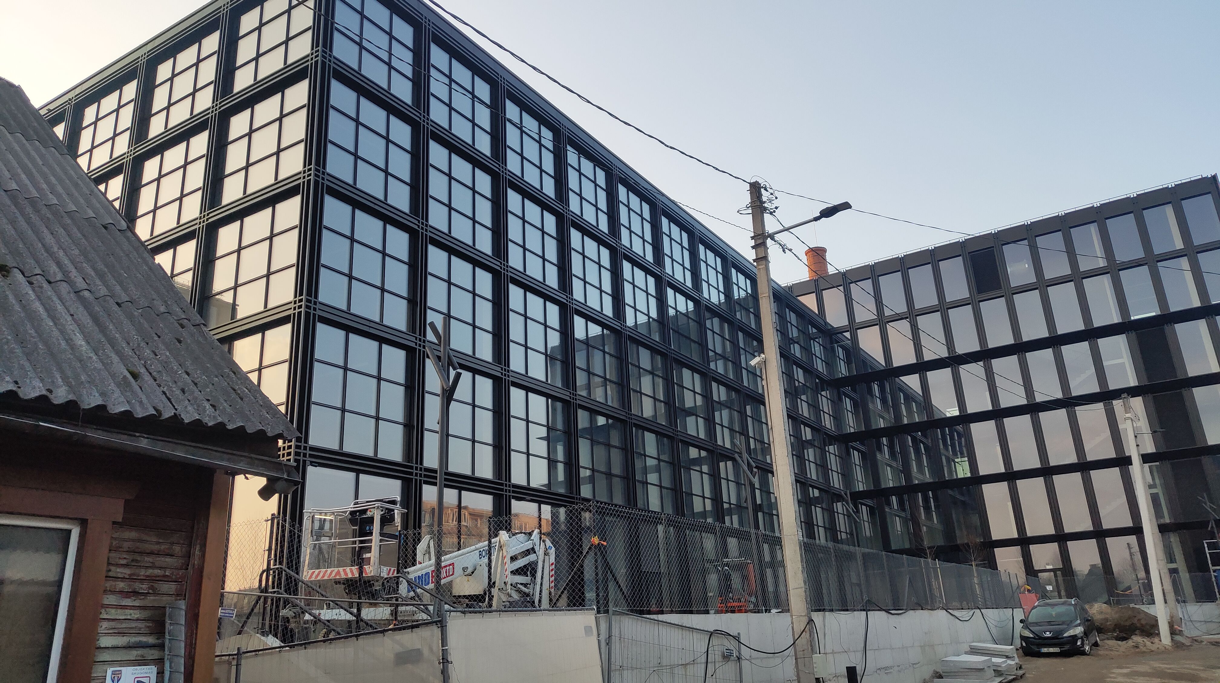 Click image for larger version

Name:	P60311-170806.jpg
Views:	449
Size:	1,40 MB
ID:	2246194