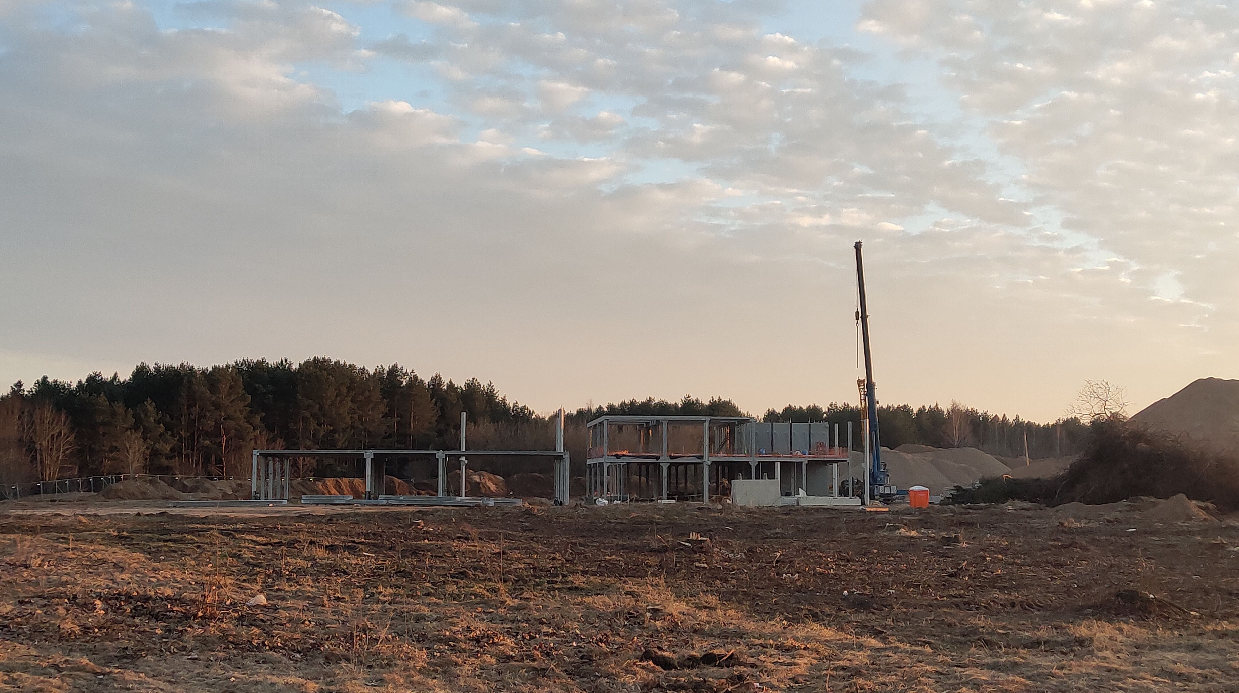 Click image for larger version

Name:	P60319-180850.jpg
Views:	679
Size:	1,09 MB
ID:	2246273