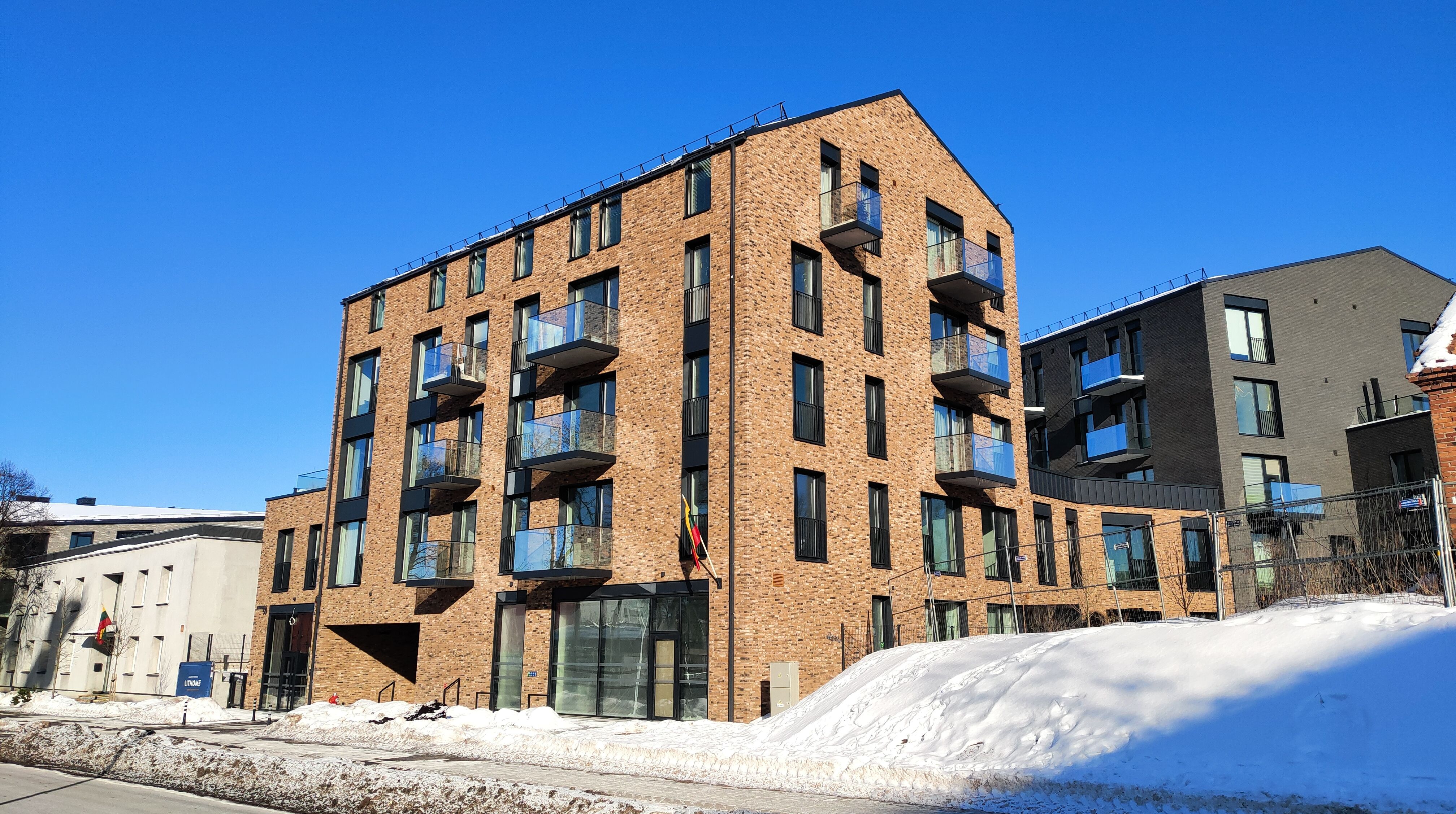 Click image for larger version

Name:	P60216-141840.jpg
Views:	790
Size:	1,73 MB
ID:	2246913