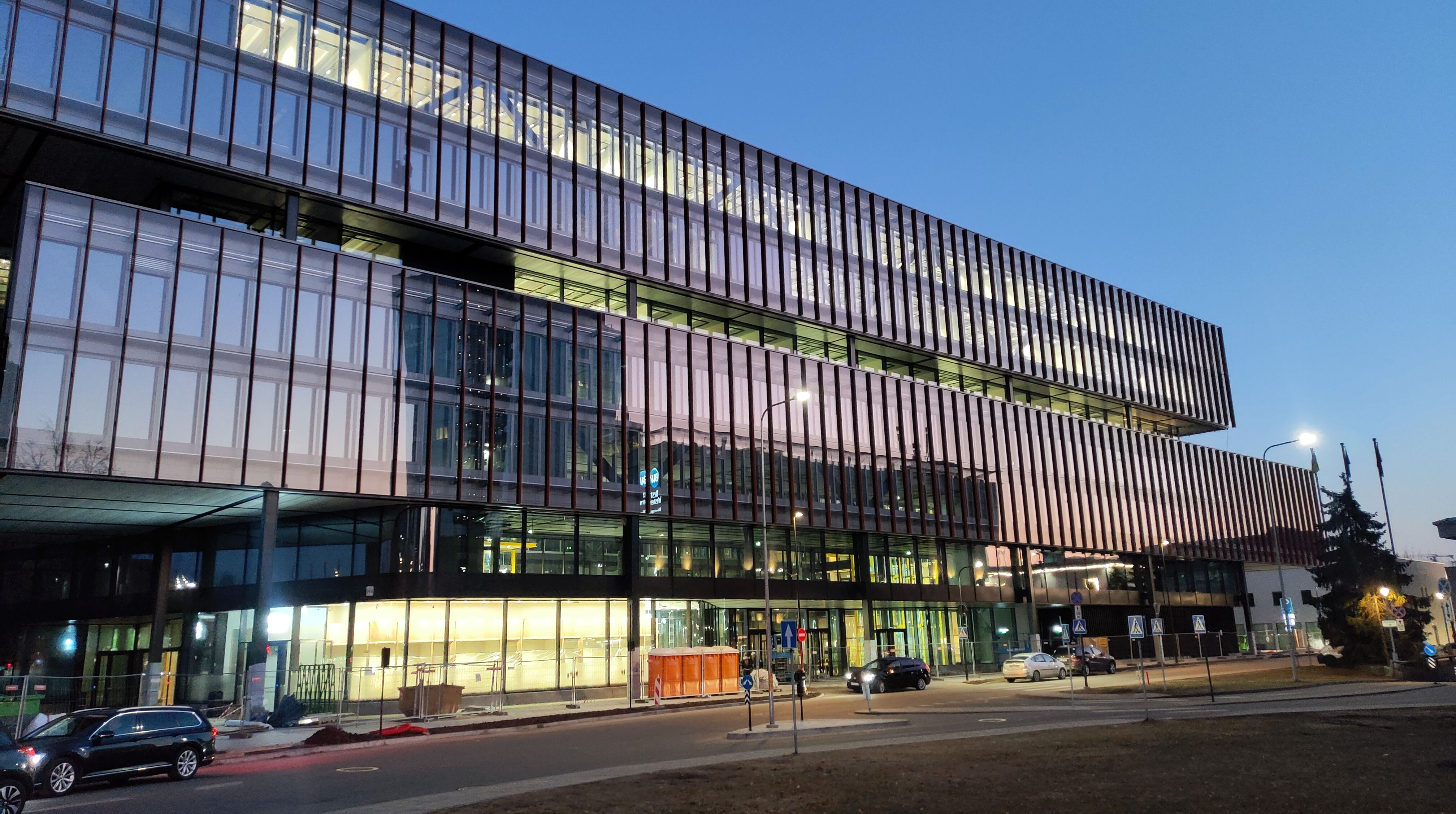 Click image for larger version

Name:	P60321-190157.jpg
Views:	610
Size:	1,24 MB
ID:	2246920