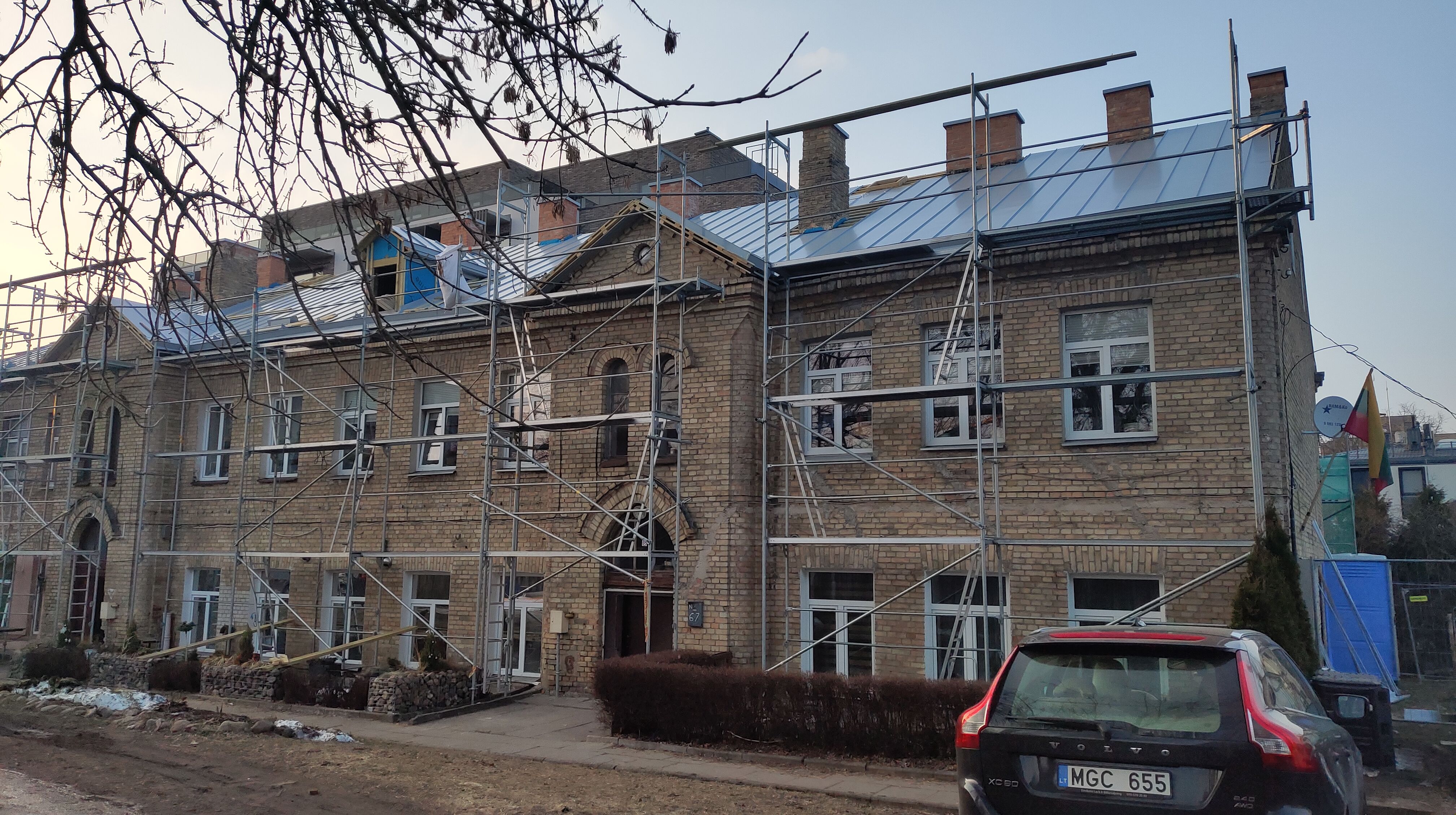 Click image for larger version

Name:	P60311-172531.jpg
Views:	467
Size:	1,65 MB
ID:	2247095