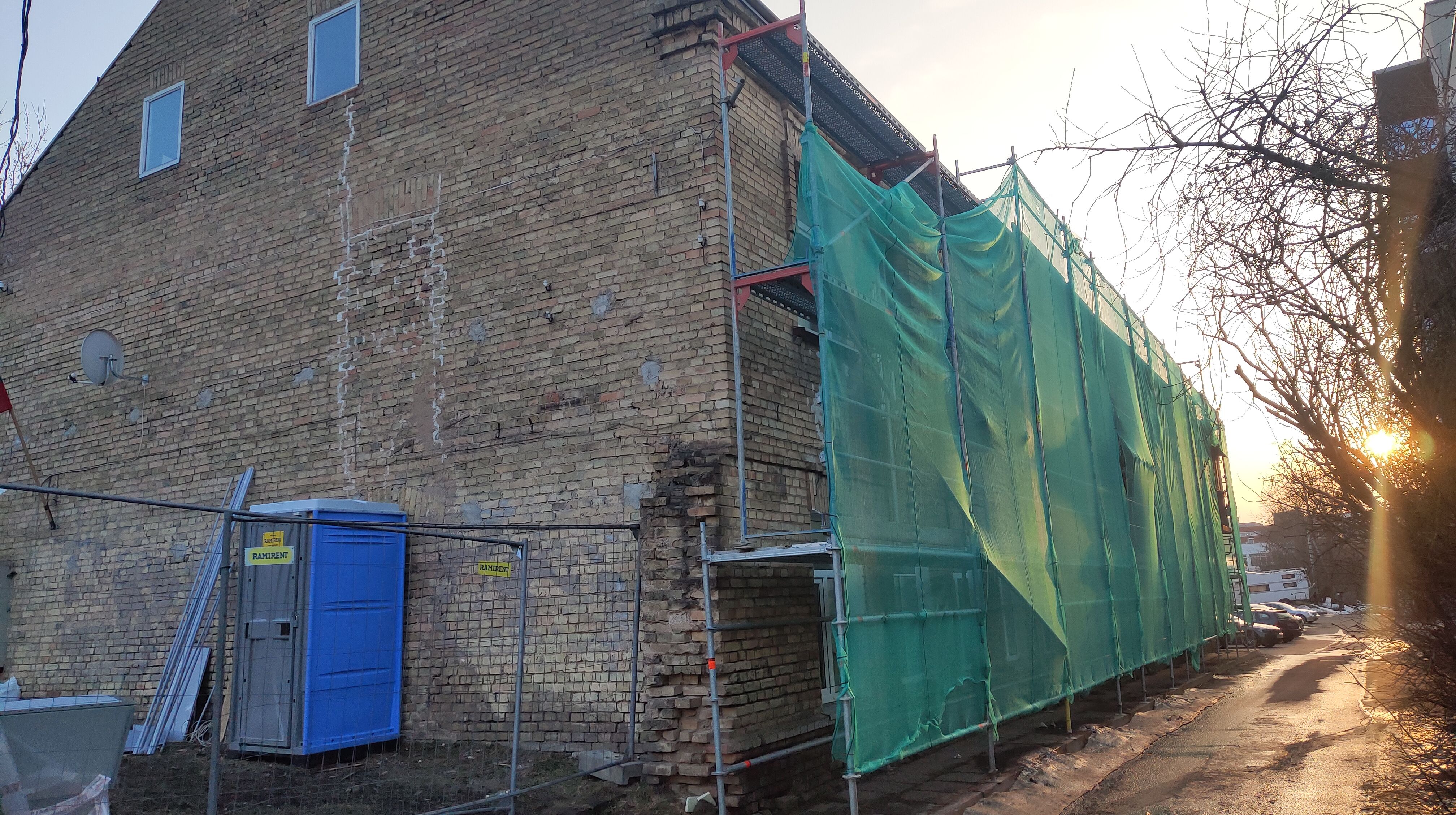 Click image for larger version

Name:	P60311-172649.jpg
Views:	470
Size:	1,79 MB
ID:	2247097