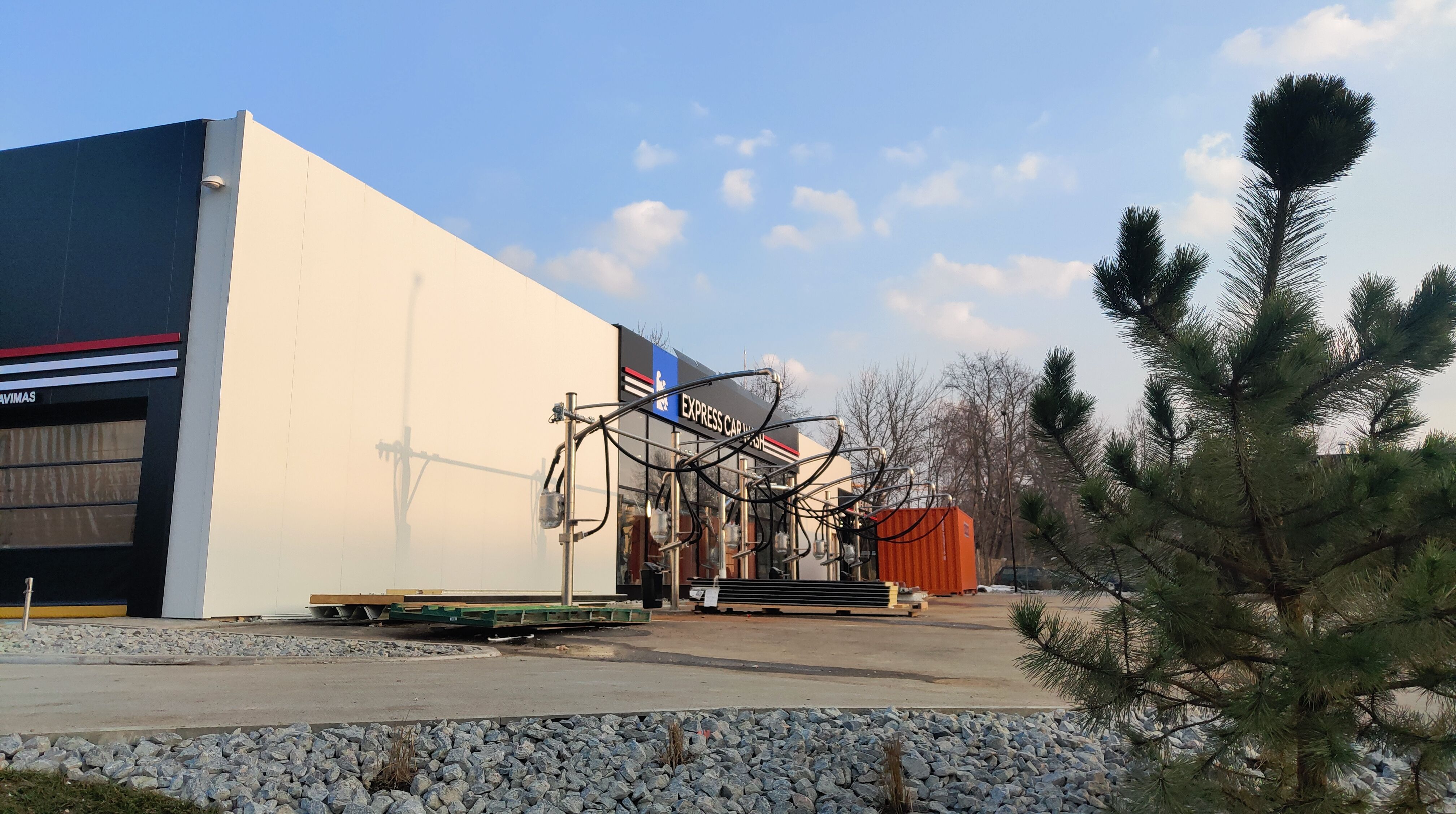 Click image for larger version

Name:	P60311-170544.jpg
Views:	273
Size:	1,18 MB
ID:	2247296