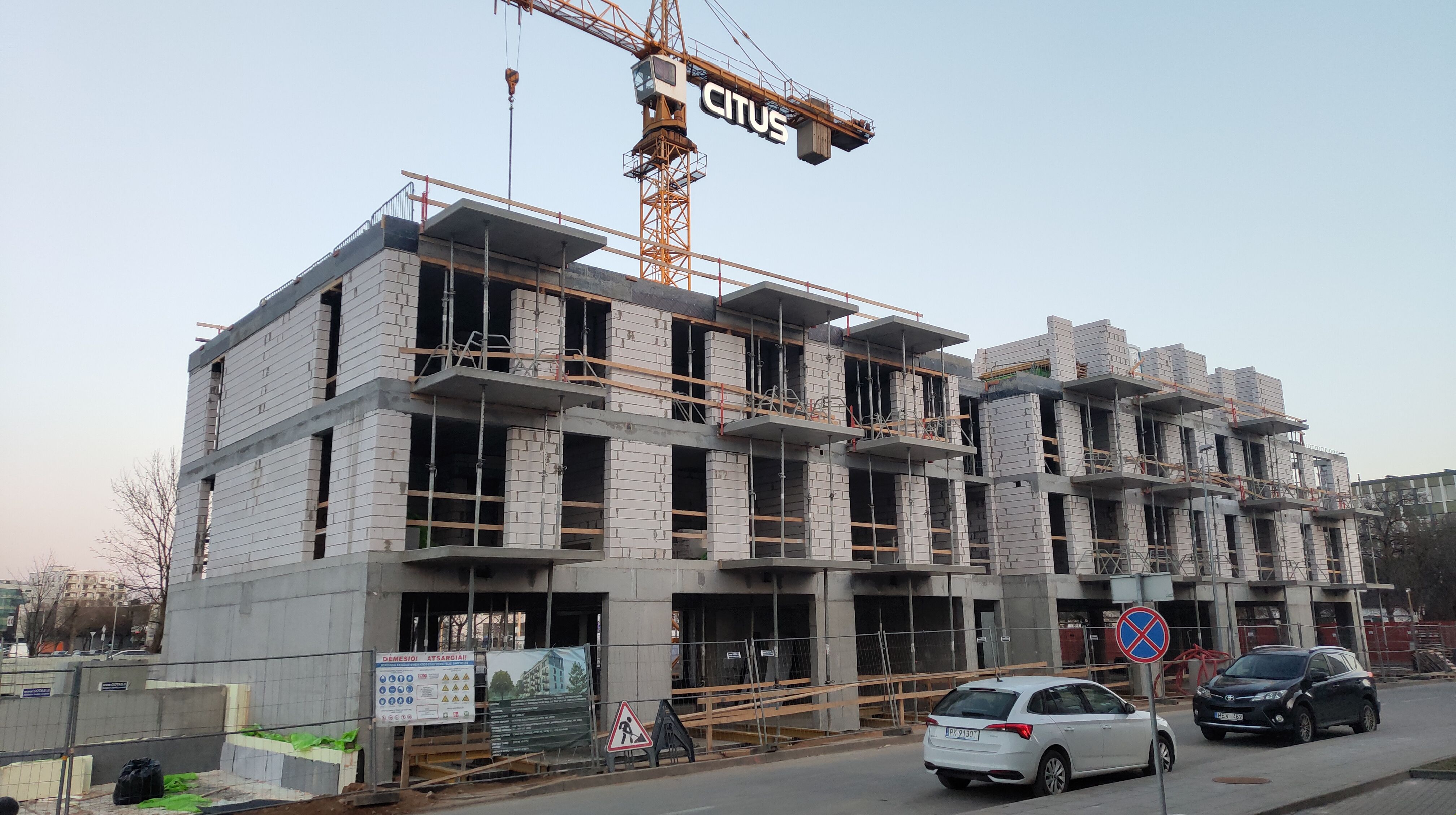 Click image for larger version

Name:	P60321-182720.jpg
Views:	243
Size:	1,07 MB
ID:	2247301