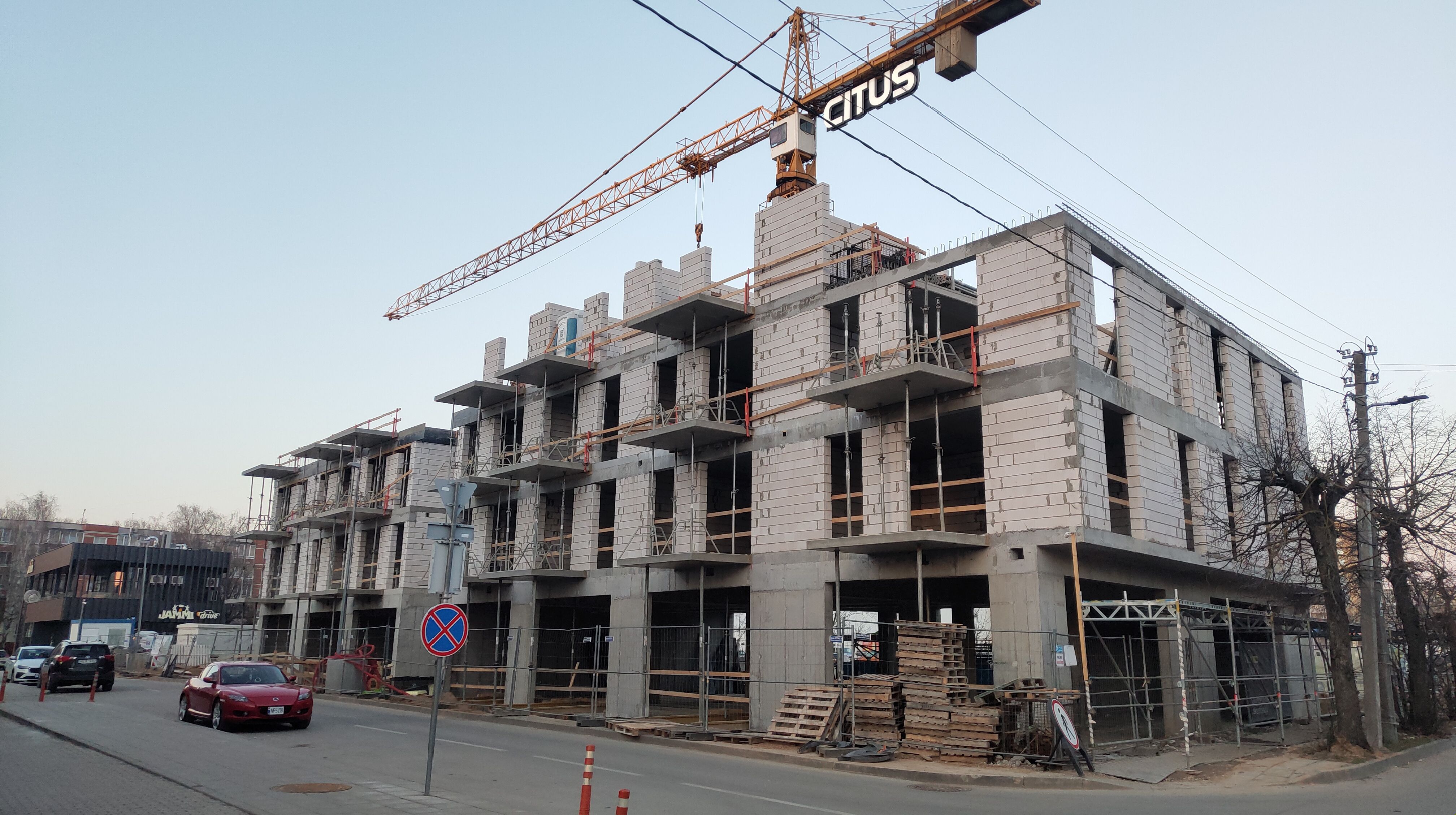 Click image for larger version

Name:	P60321-182614.jpg
Views:	244
Size:	1,19 MB
ID:	2247304