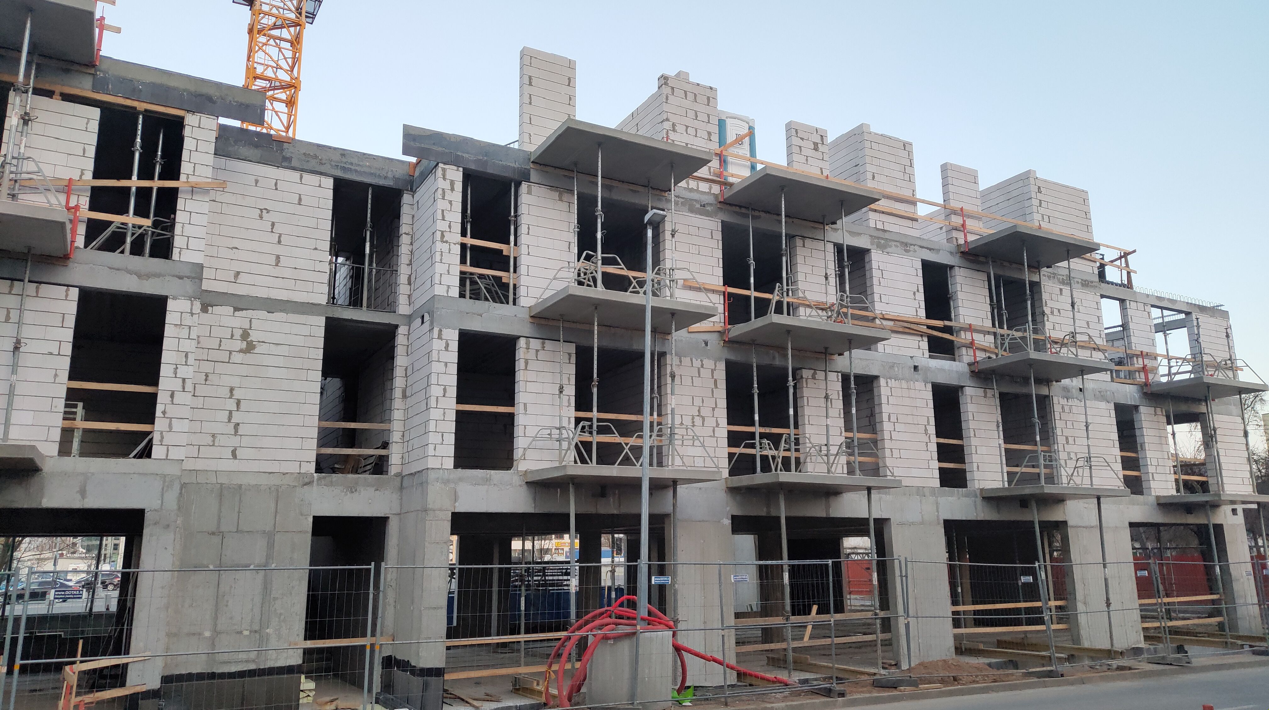 Click image for larger version

Name:	P60321-182652.jpg
Views:	243
Size:	1,22 MB
ID:	2247302