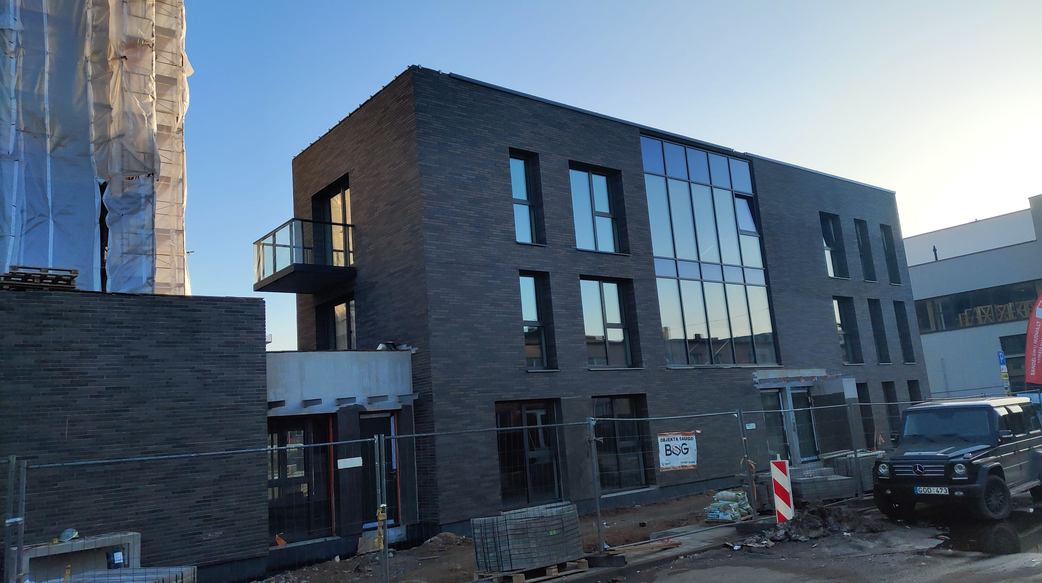 Click image for larger version

Name:	P60315-172615.jpg
Views:	84
Size:	1,08 MB
ID:	2247376