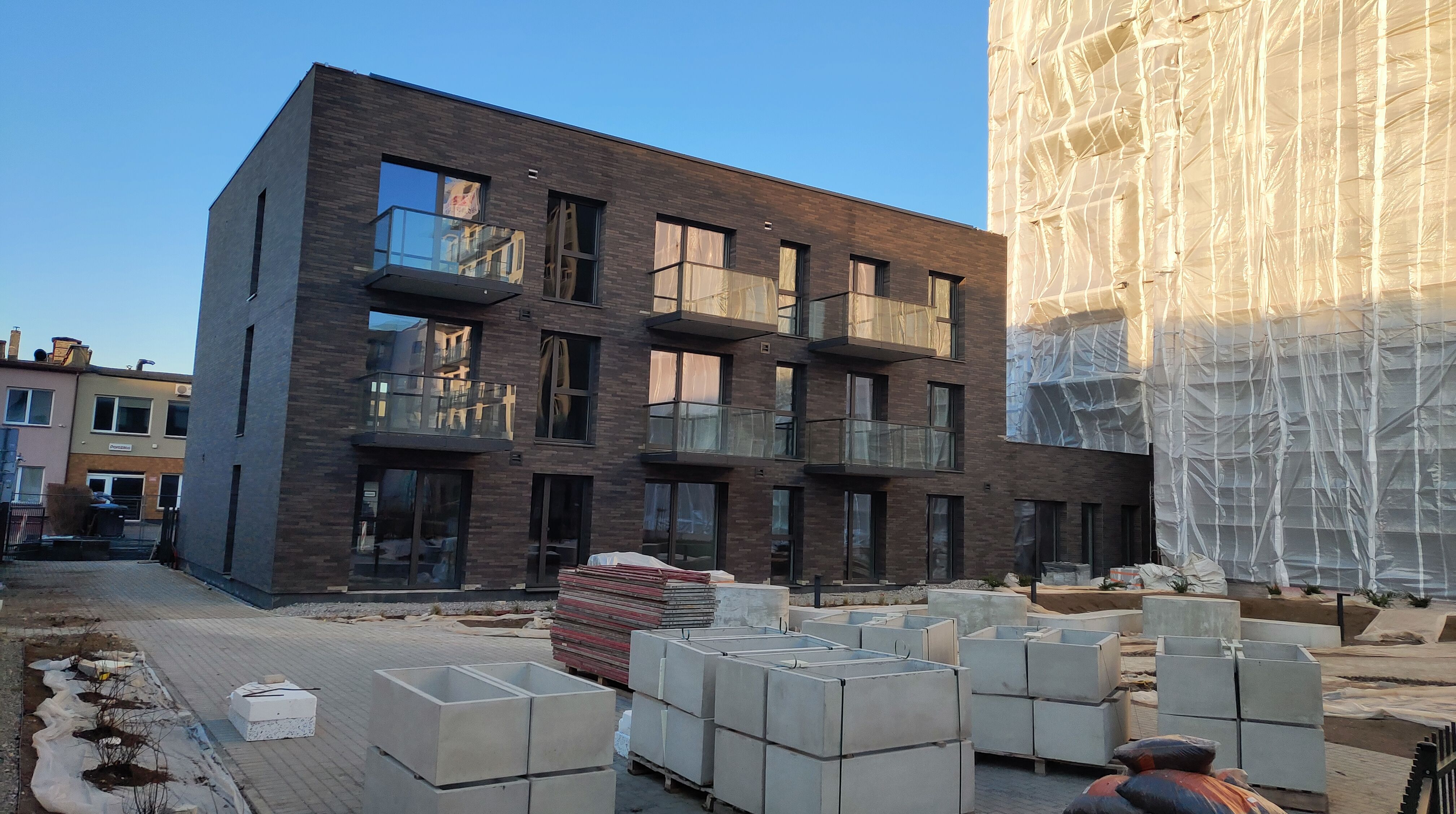 Click image for larger version

Name:	P60315-172849.jpg
Views:	84
Size:	1,24 MB
ID:	2247381