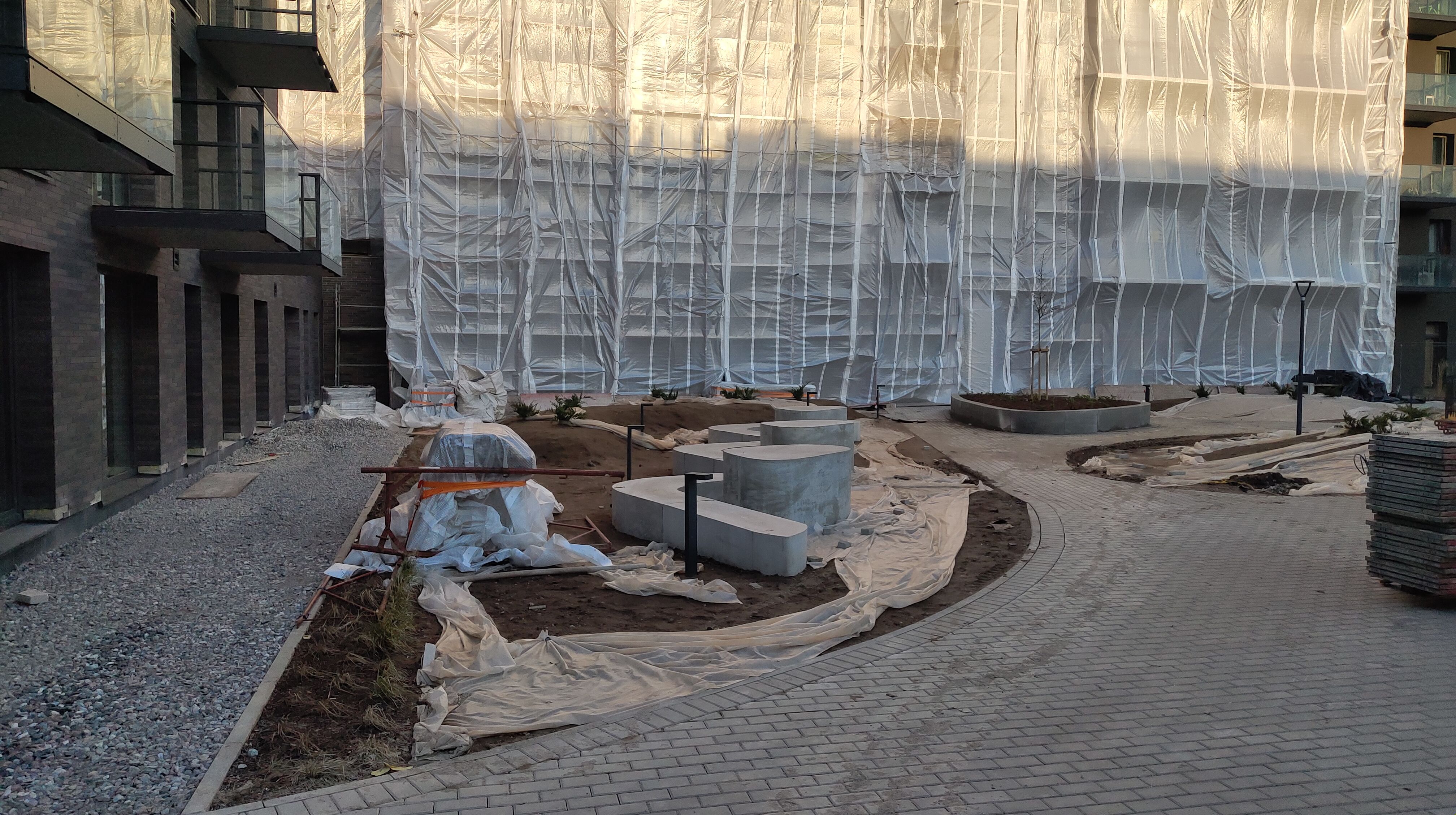 Click image for larger version

Name:	P60315-172818.jpg
Views:	84
Size:	1,58 MB
ID:	2247382